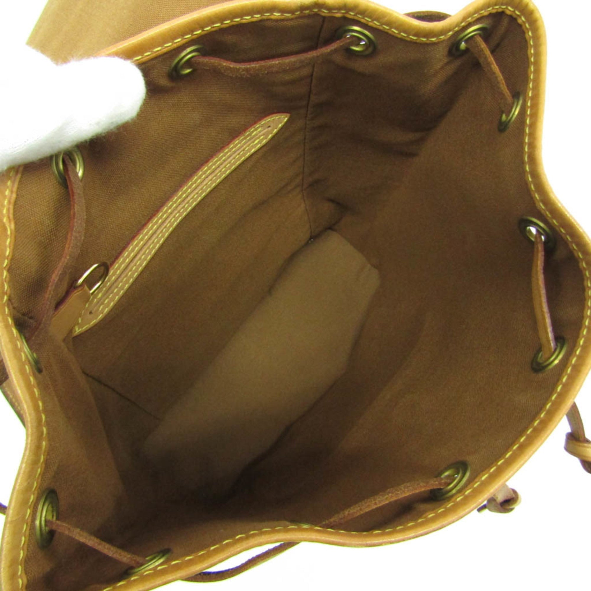 Louis Vuitton Montsouris MM · Monogram