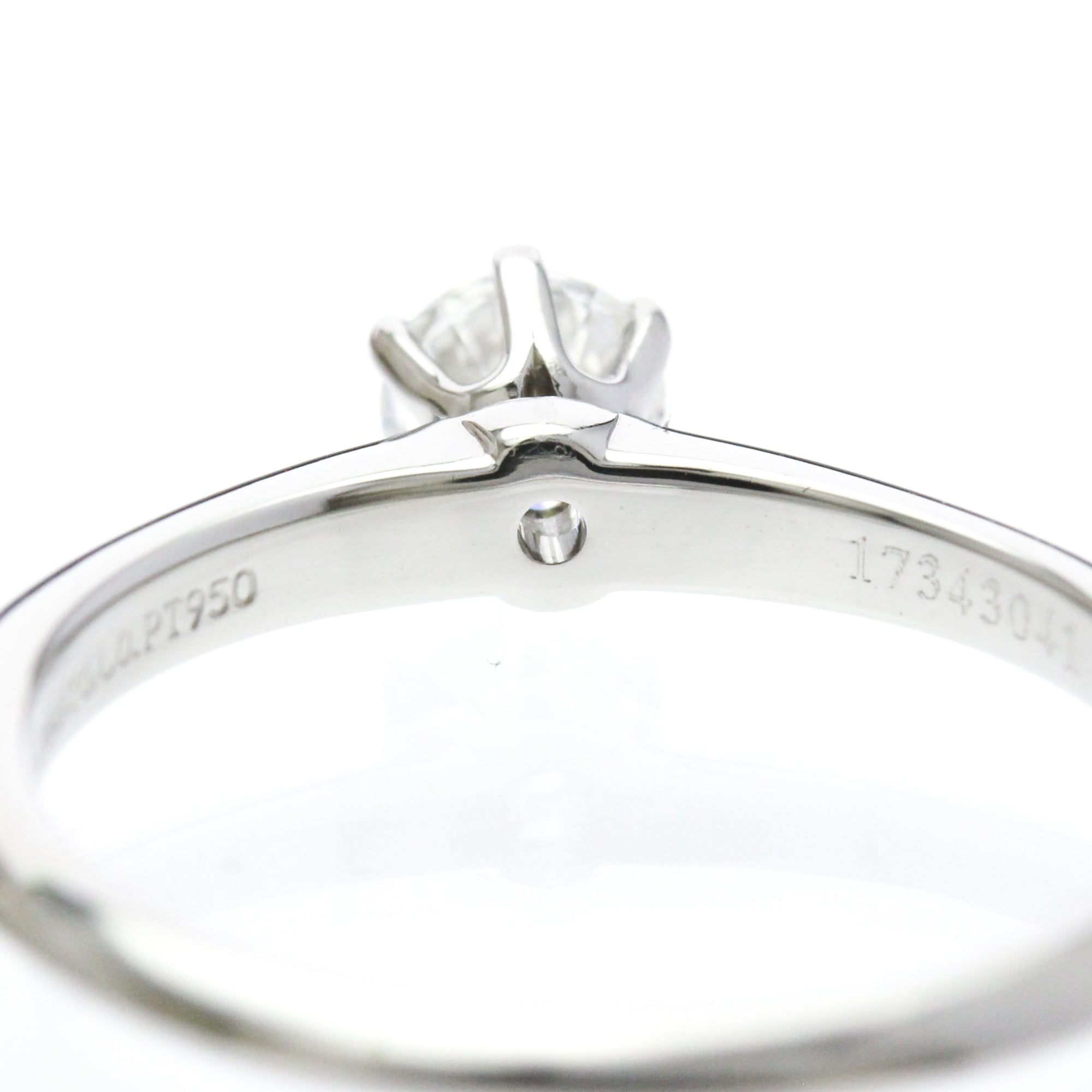 Tiffany Solitaire · Platinum · Diamond