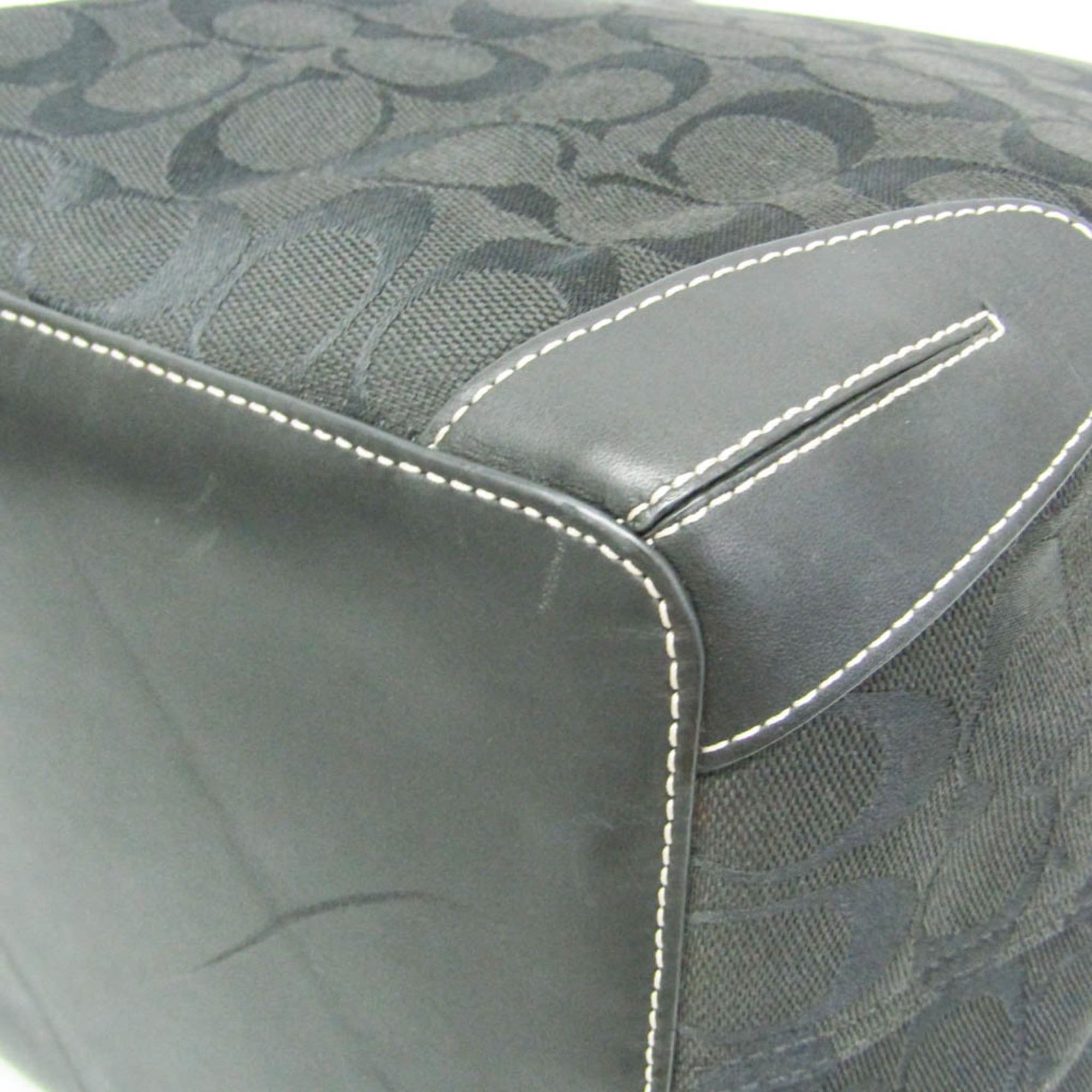 Coach Signature · Canvas & Leather