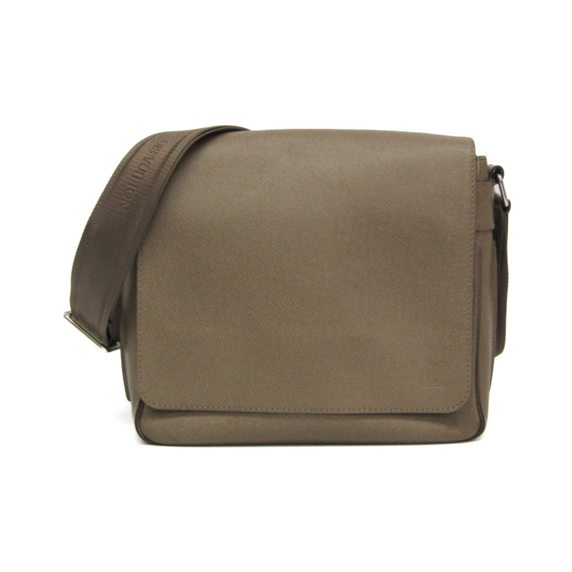 Louis Vuitton Taiga Roman PM · Shoulder Bag
