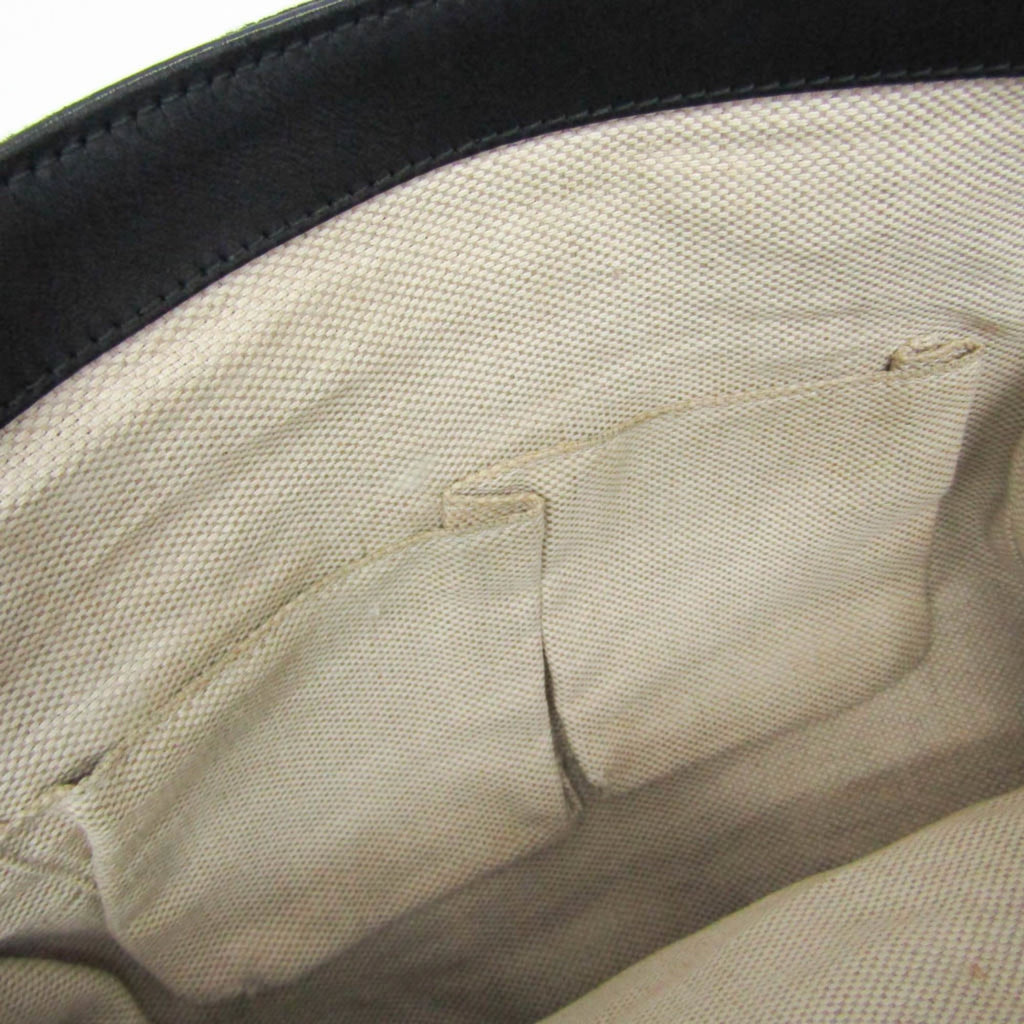 Gucci GG Canvas · Messenger Bag