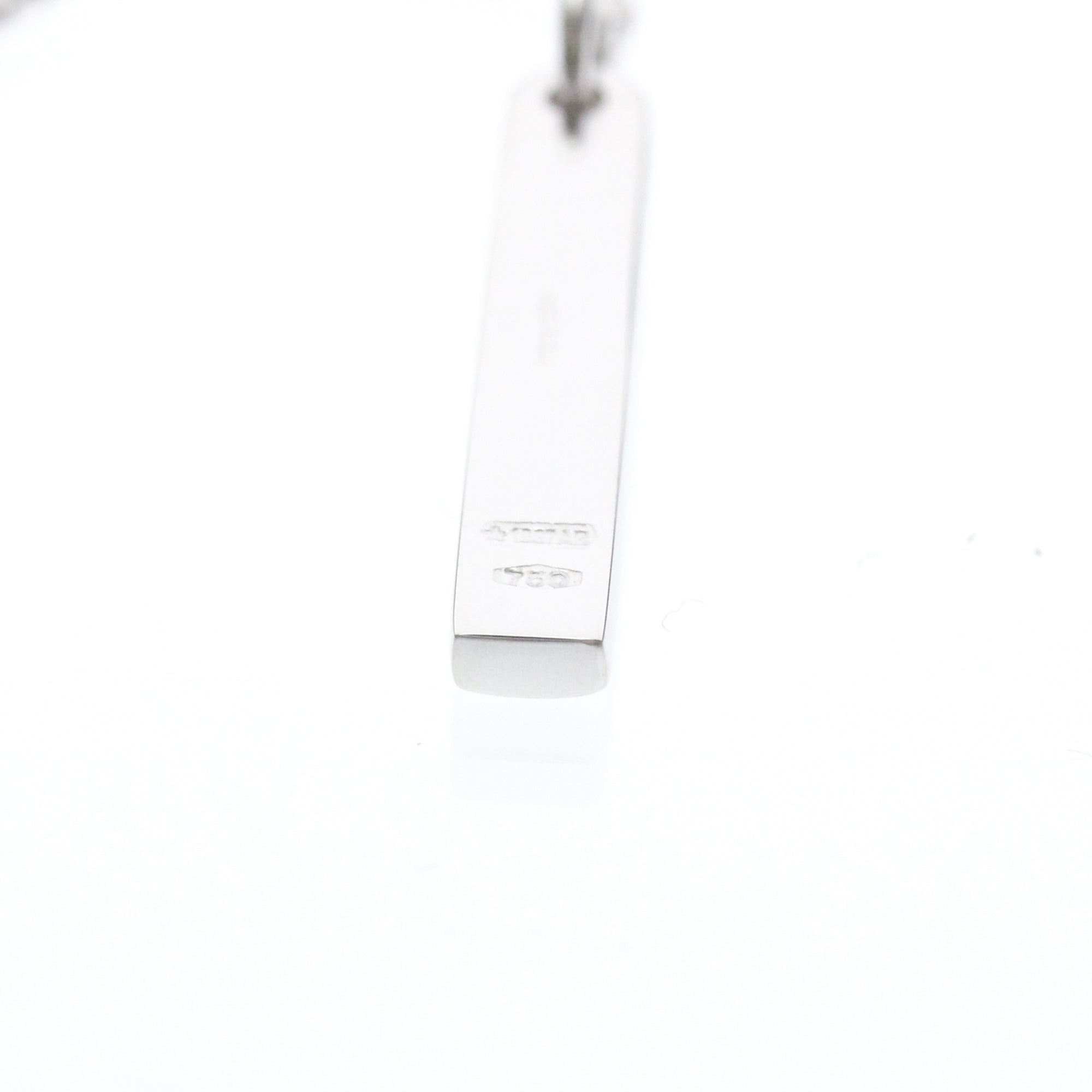 Gucci Lariat · 18K White Gold