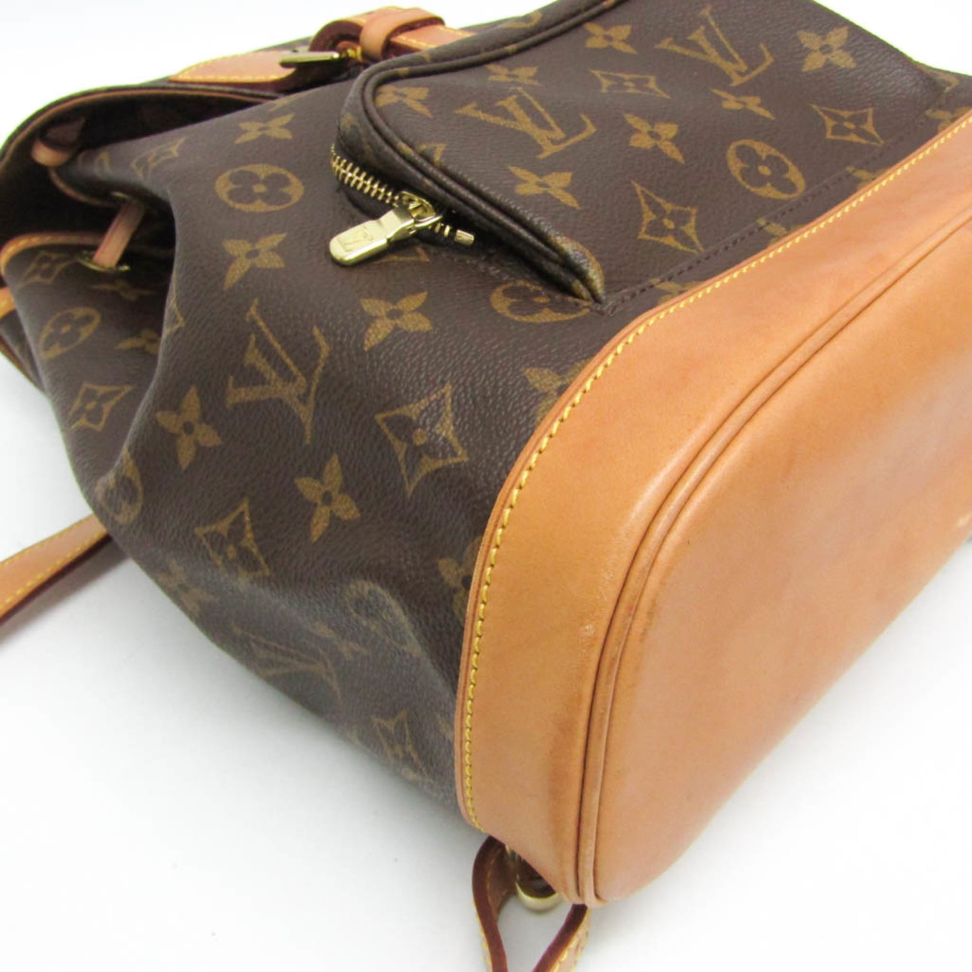 Louis Vuitton Montsouris MM · Monogram