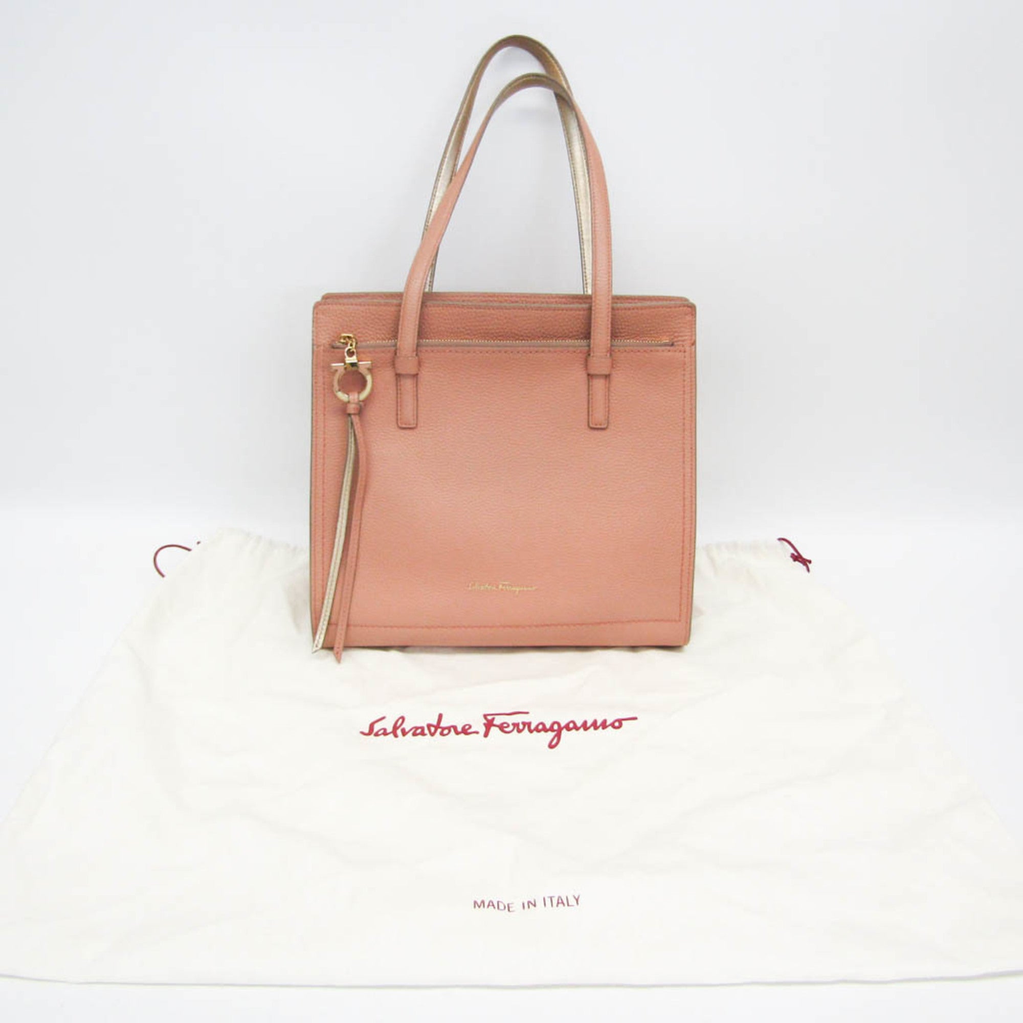 Salvatore Ferragamo Amy · Leather · Coral