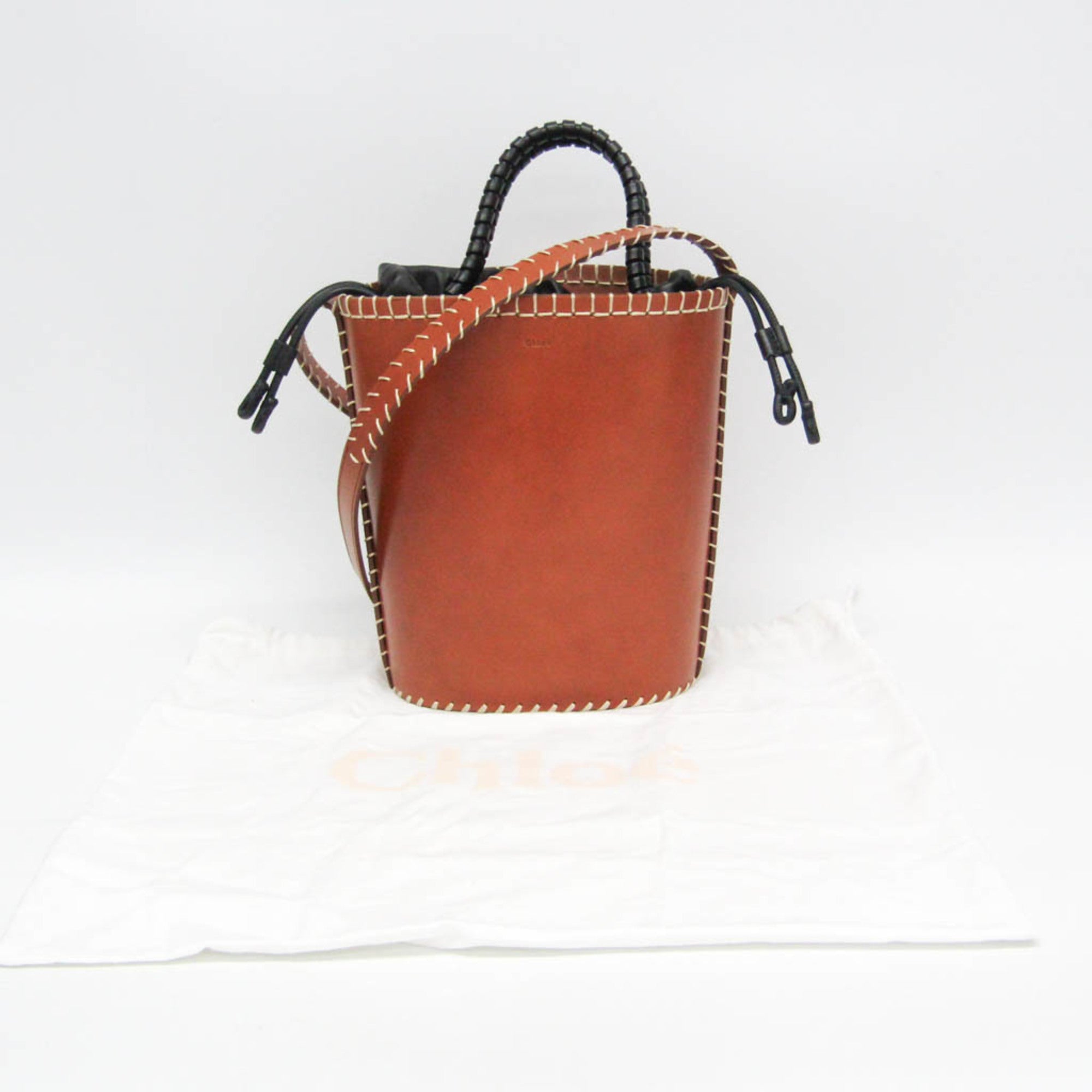 Chloé Loela · Small Bucket