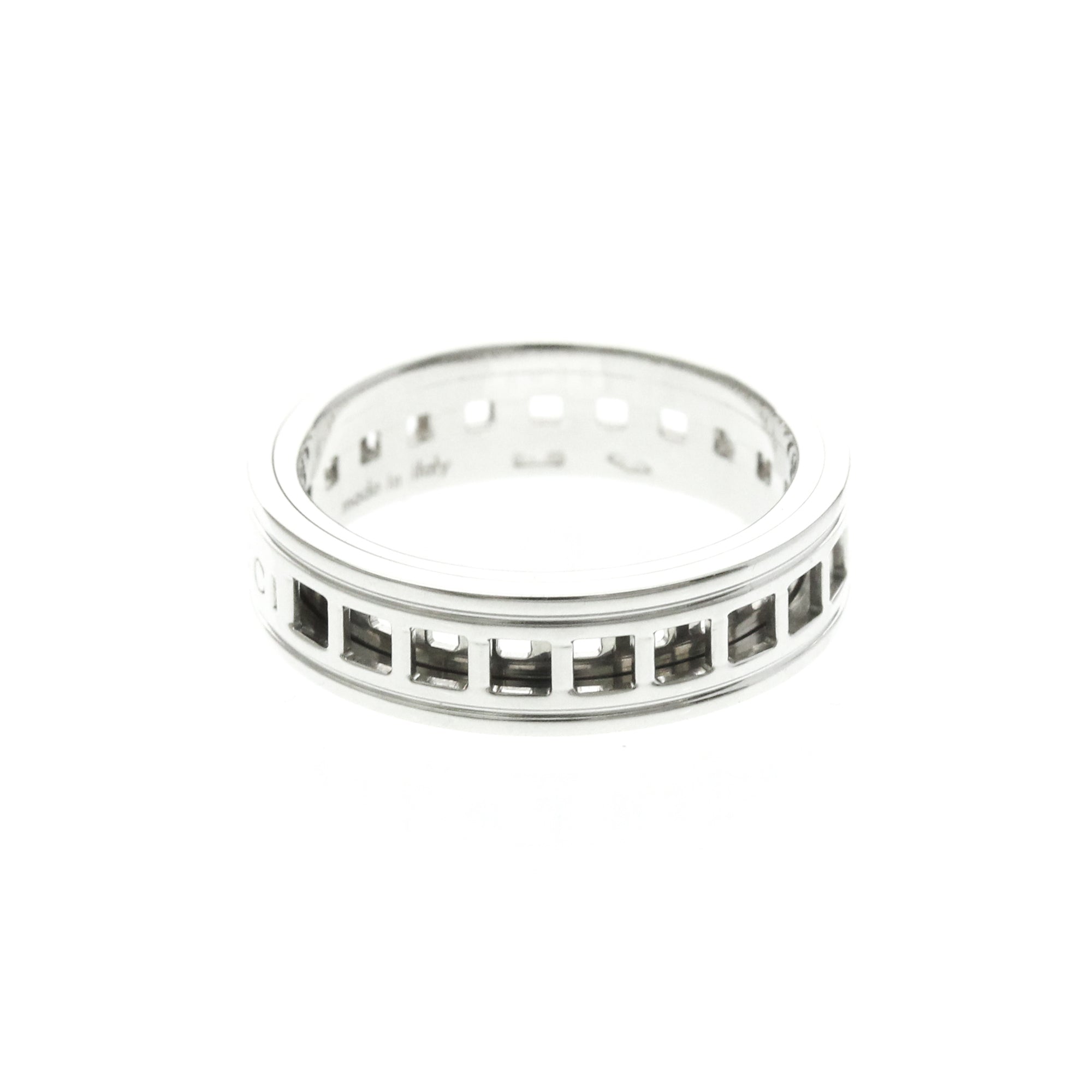 Gucci Scroll · 18K White Gold