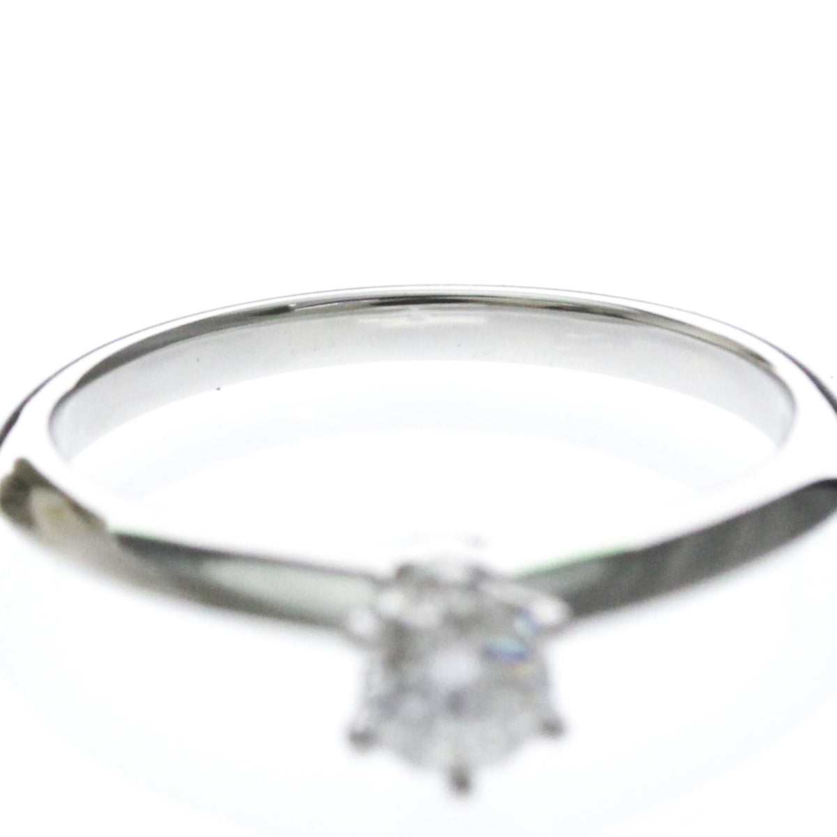 Tiffany Solitaire · Diamond · Platinum · VVS2