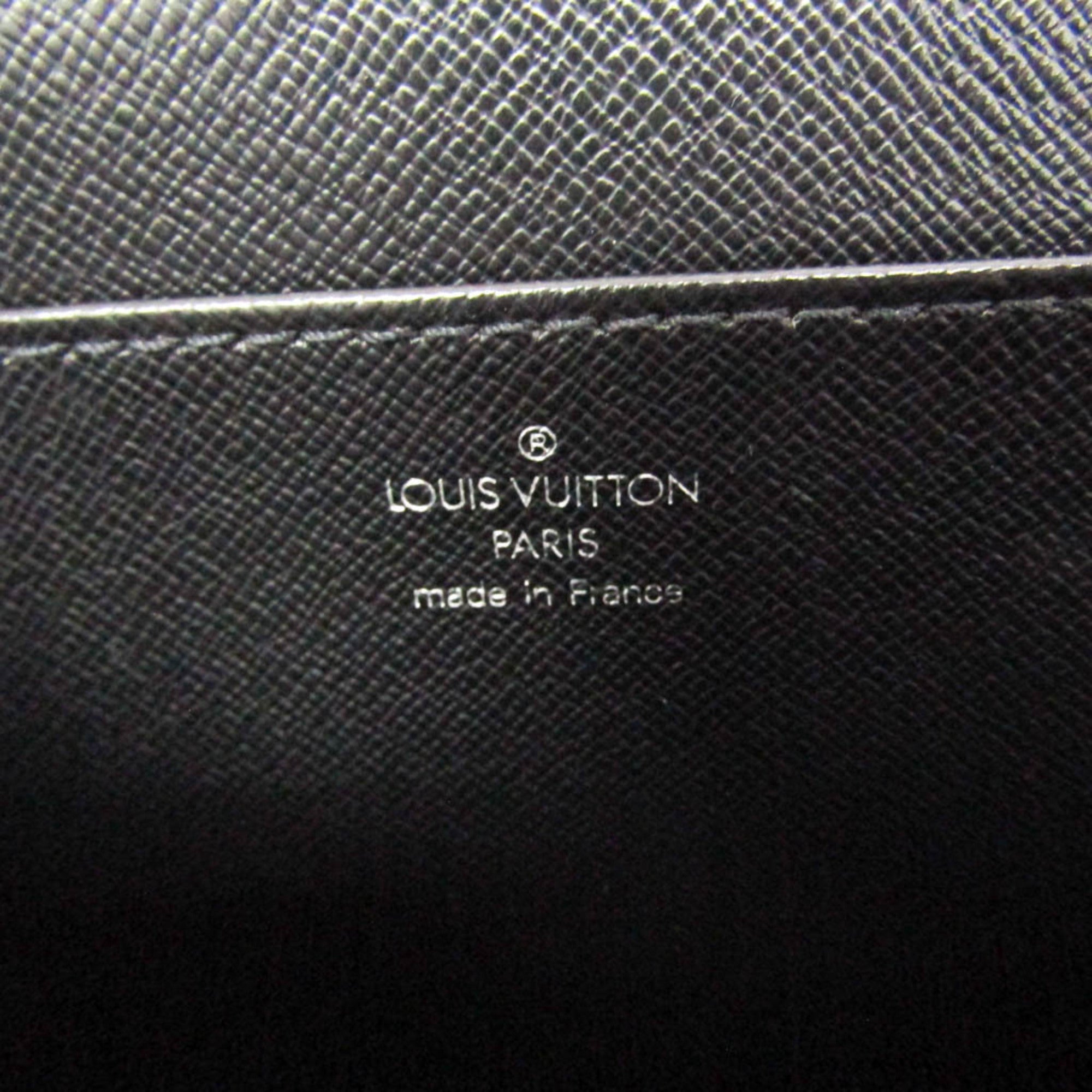 Louis Vuitton Taiga Moscow · Briefcase