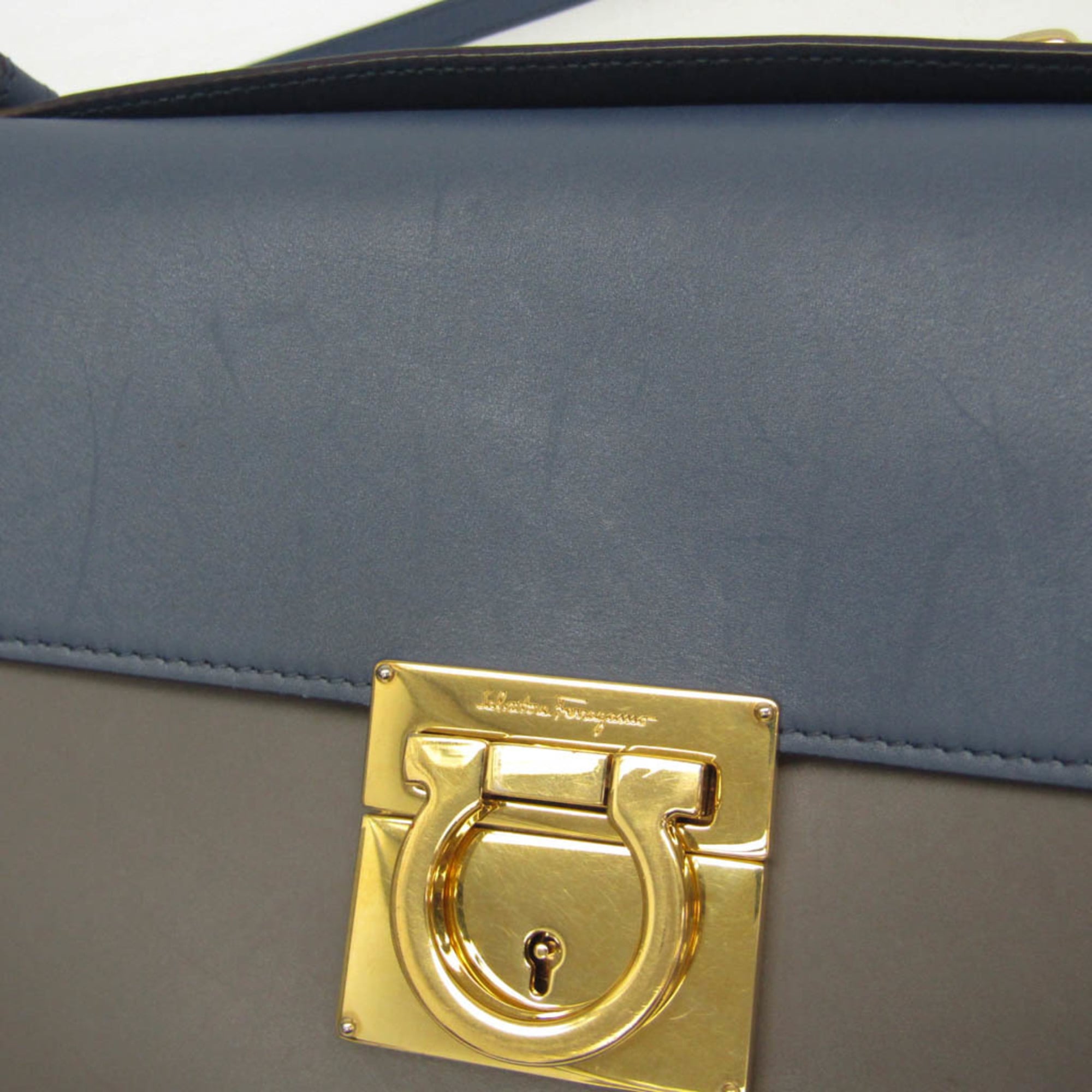 Salvatore Ferragamo Gancini · Leather