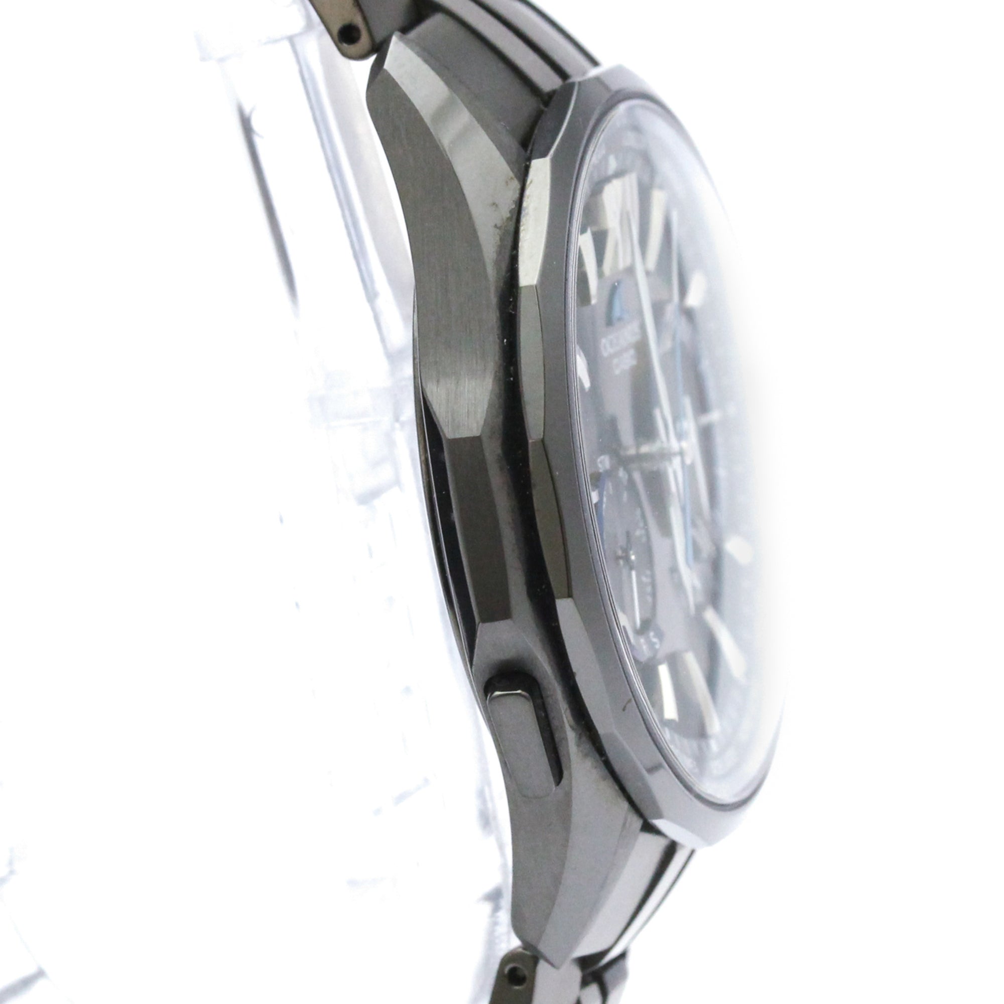 Casio Oceanus Manta · Titanium · Solar