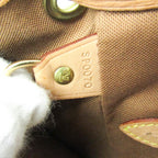 Louis Vuitton Montsouris MM · Monogram