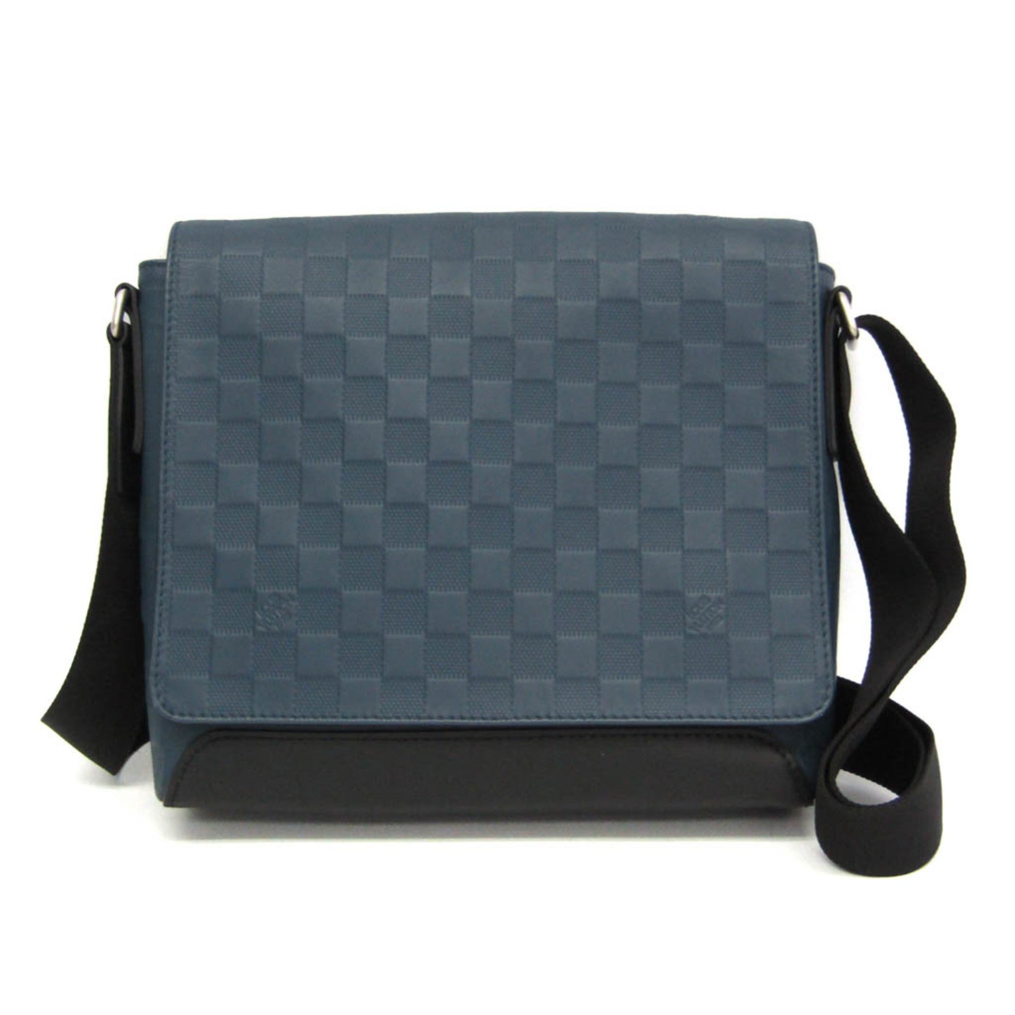 Louis Vuitton District PM · Damier Infini