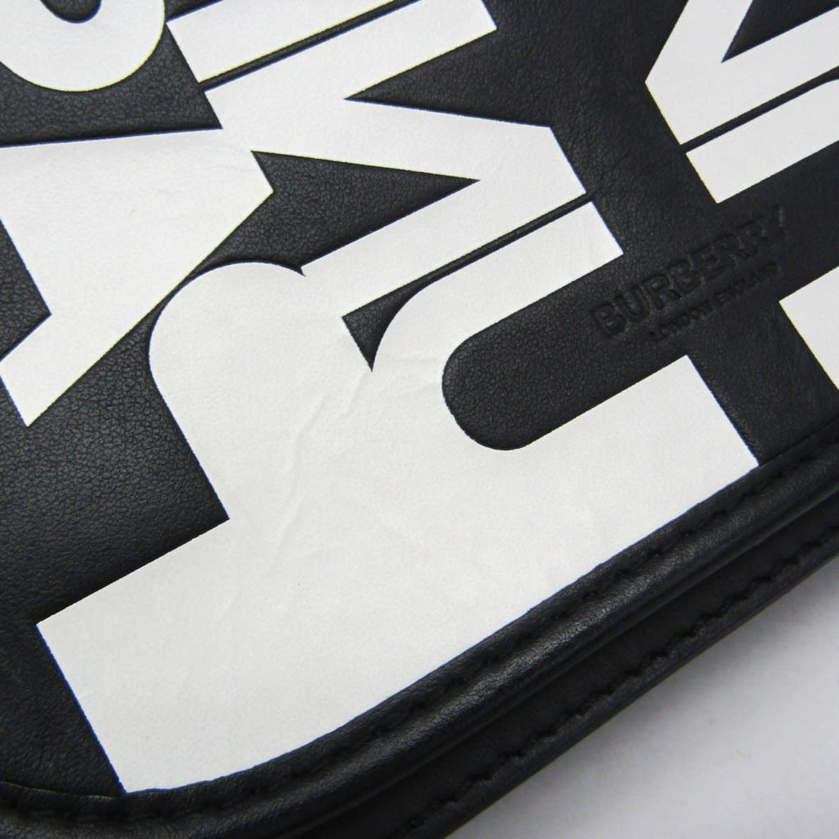 Burberry Universal Passport · Leather