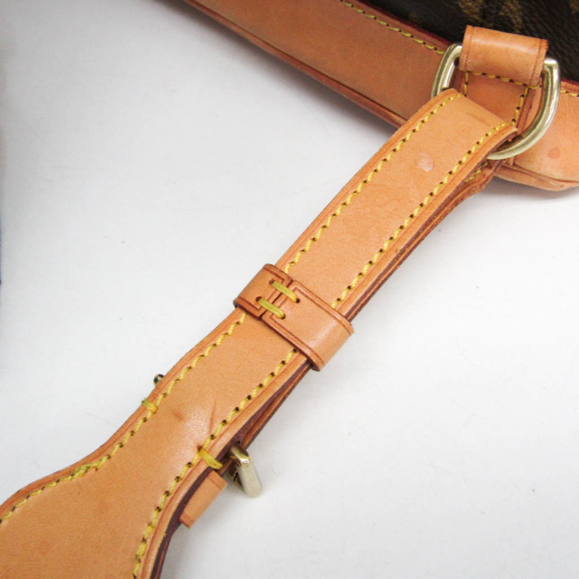 Louis Vuitton Montsouris GM · Monogram