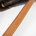 Louis Vuitton Montsouris MM · Monogram