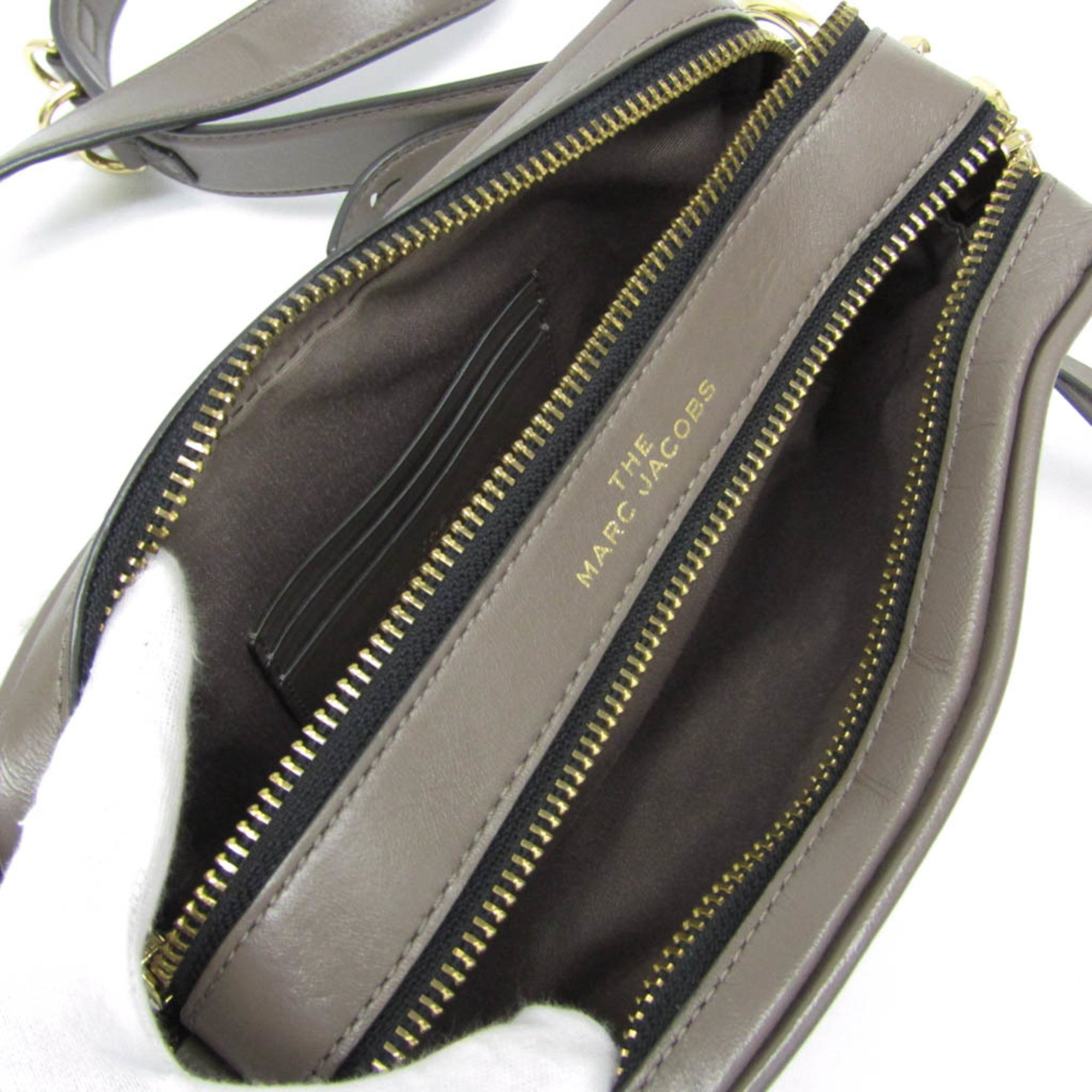 Marc Jacobs Quilted Softshot · Leather