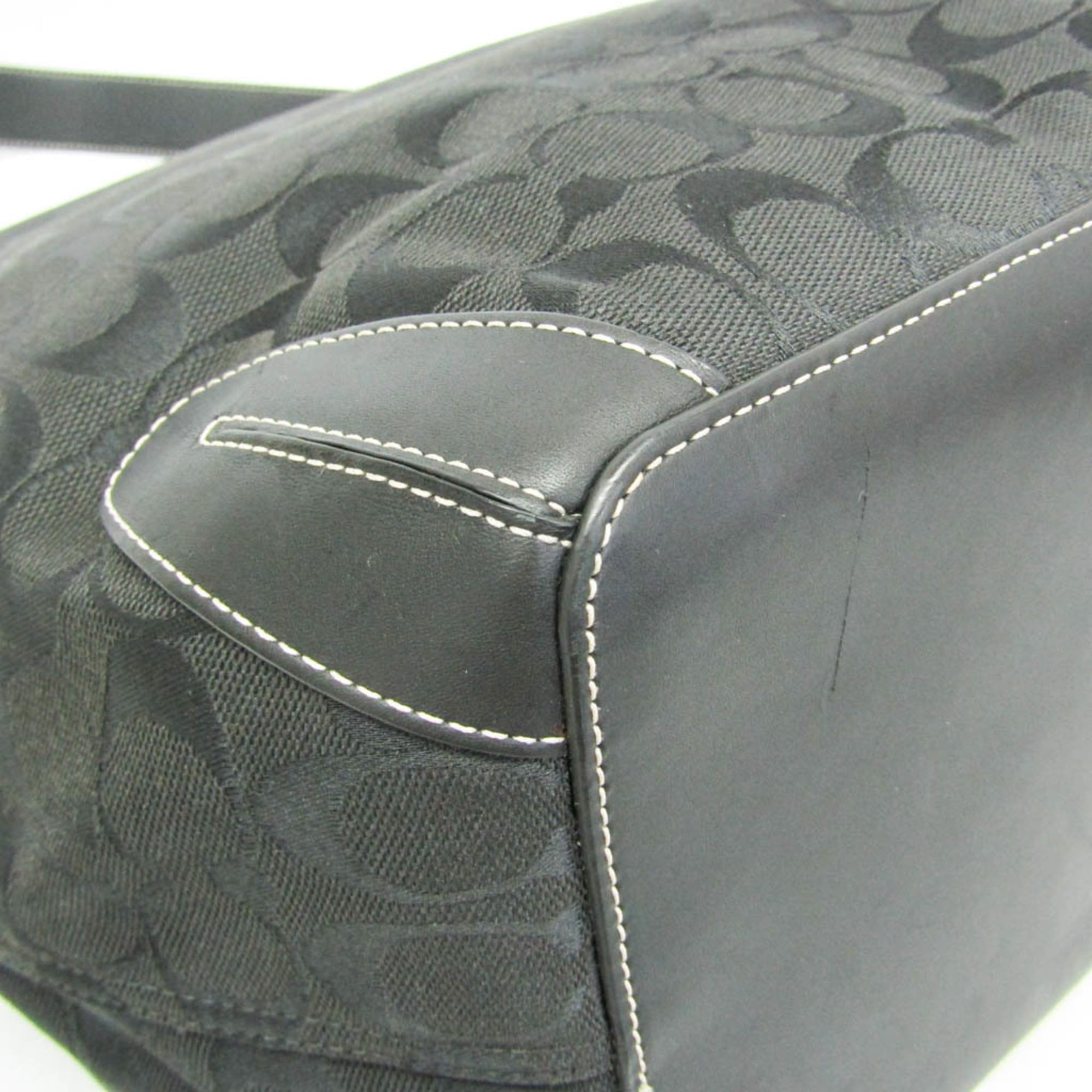 Coach Signature · Canvas & Leather