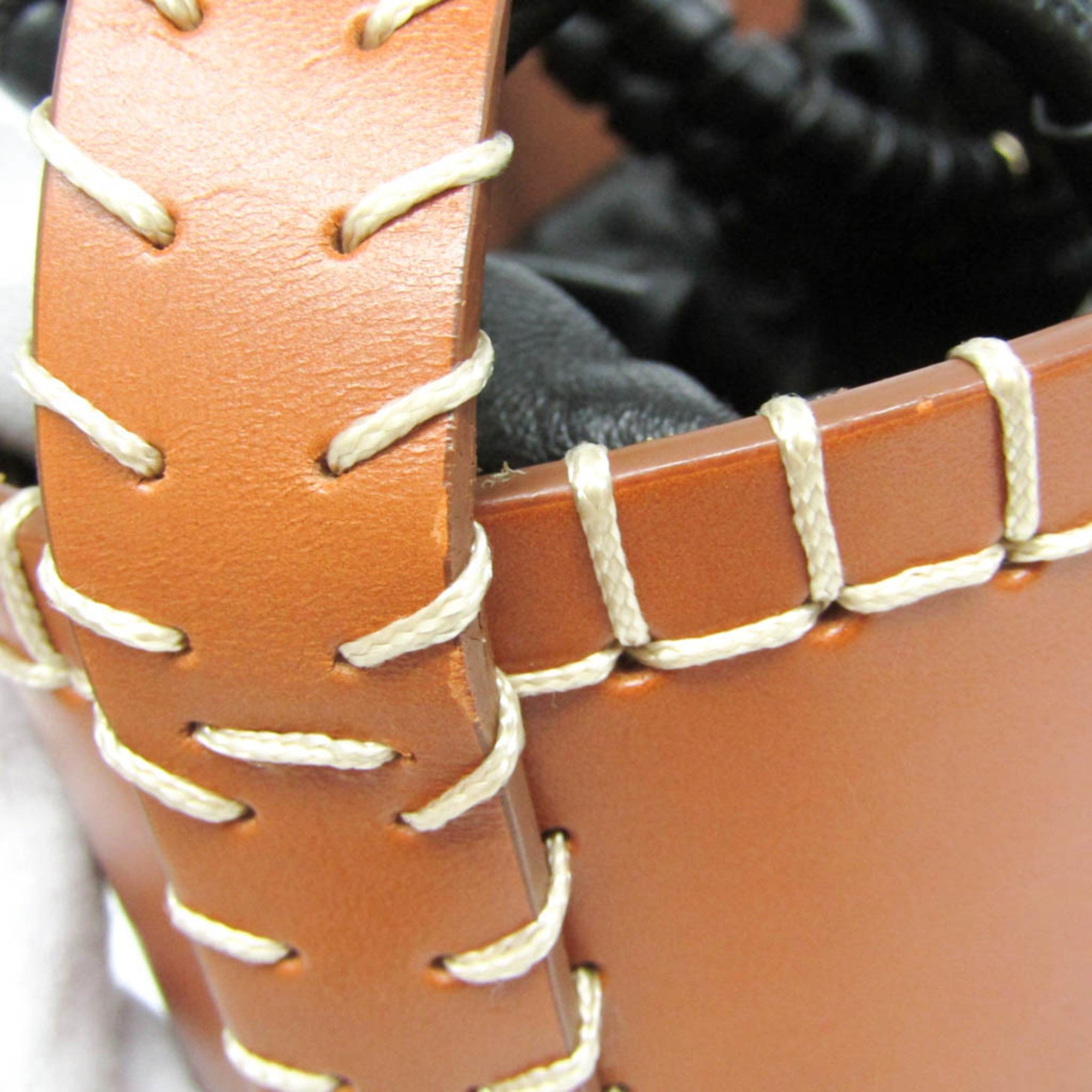 Chloé Loela · Small Bucket