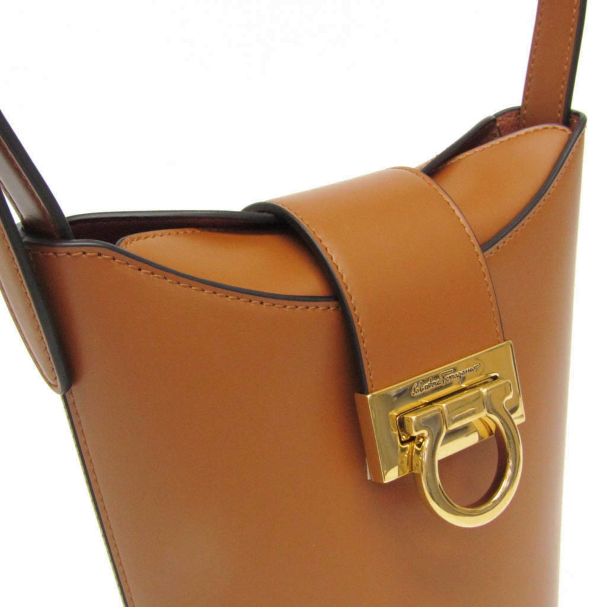 Salvatore Ferragamo Gancini · Trifoglio Bucket