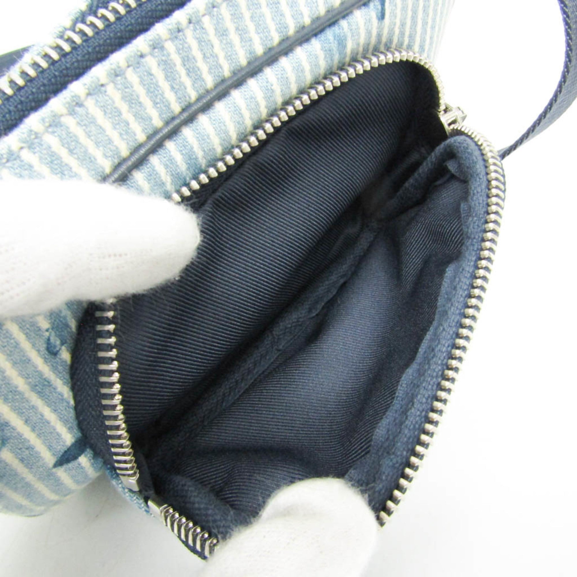 Louis Vuitton Outdoor Pouch · Summer Edition