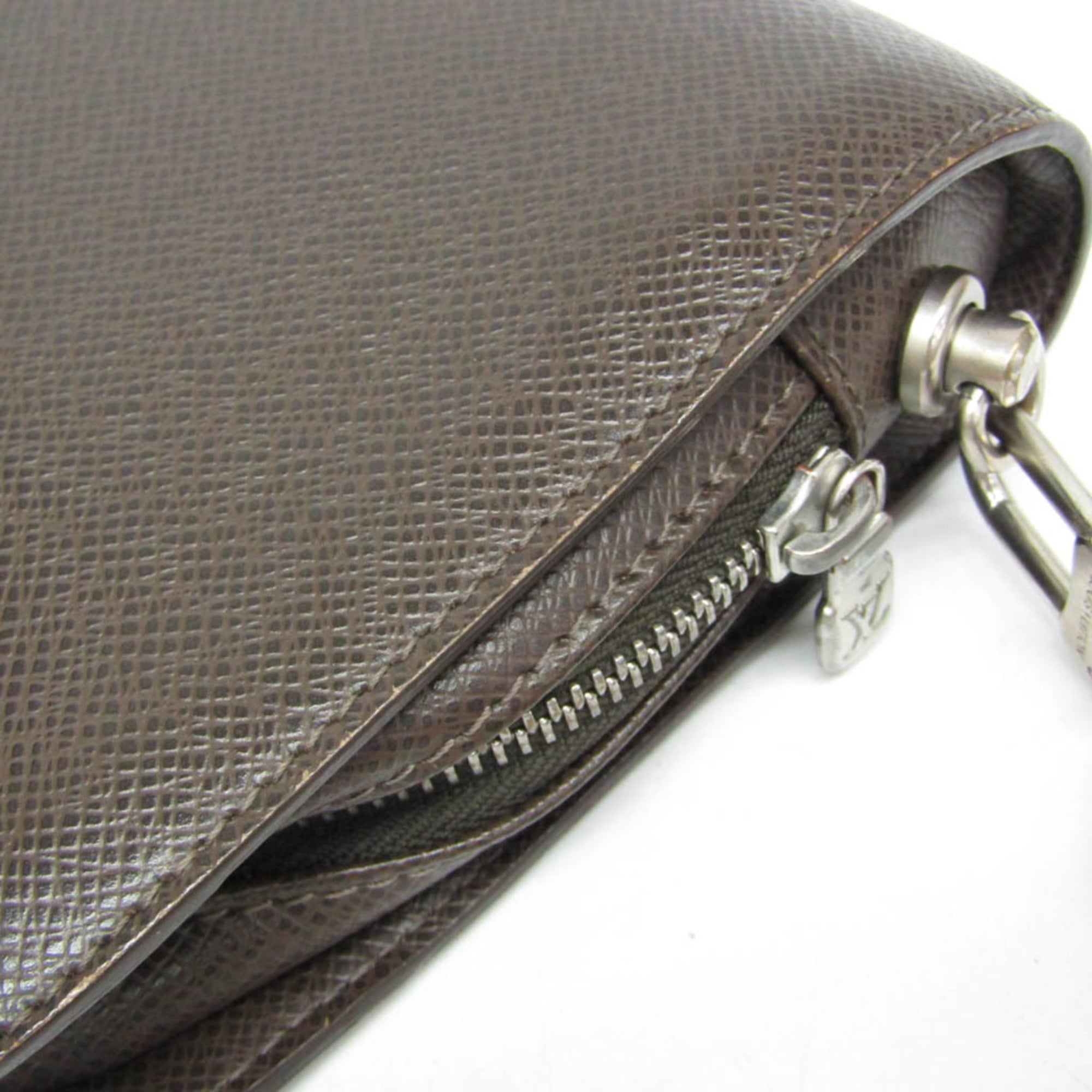 Louis Vuitton Baikal · Taiga Leather