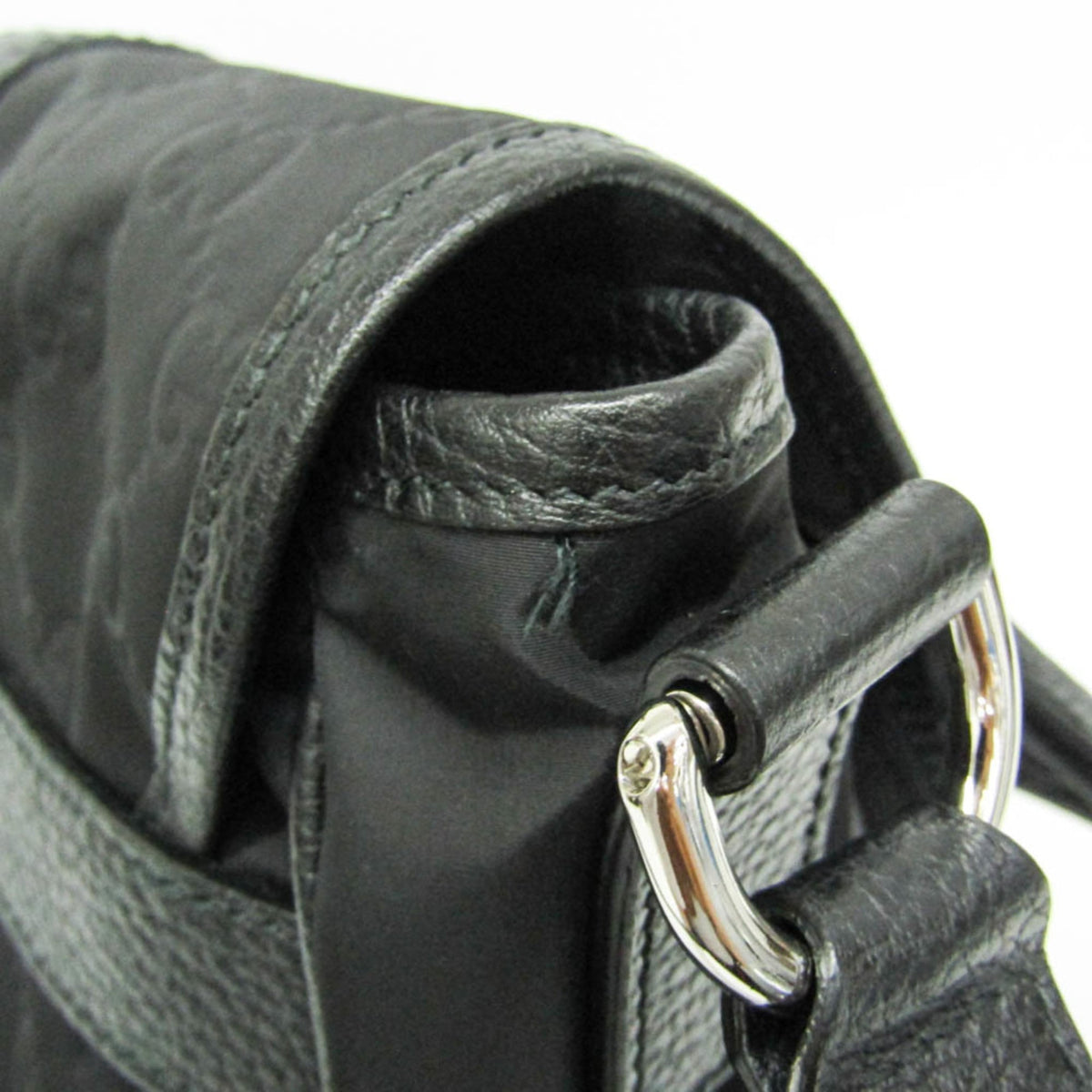 Gucci GG Nylon · Messenger Bag