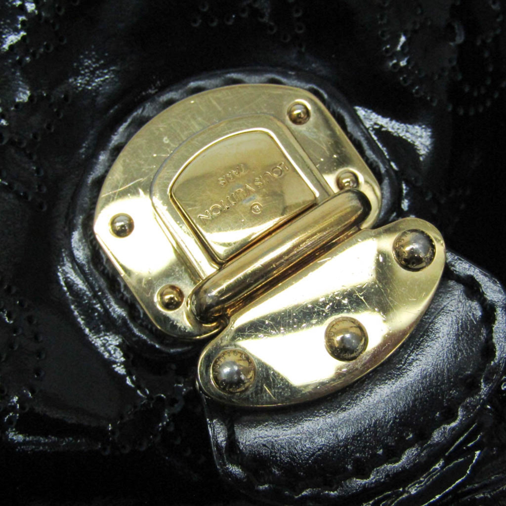 Louis Vuitton Mahina Souriya XL · Patent