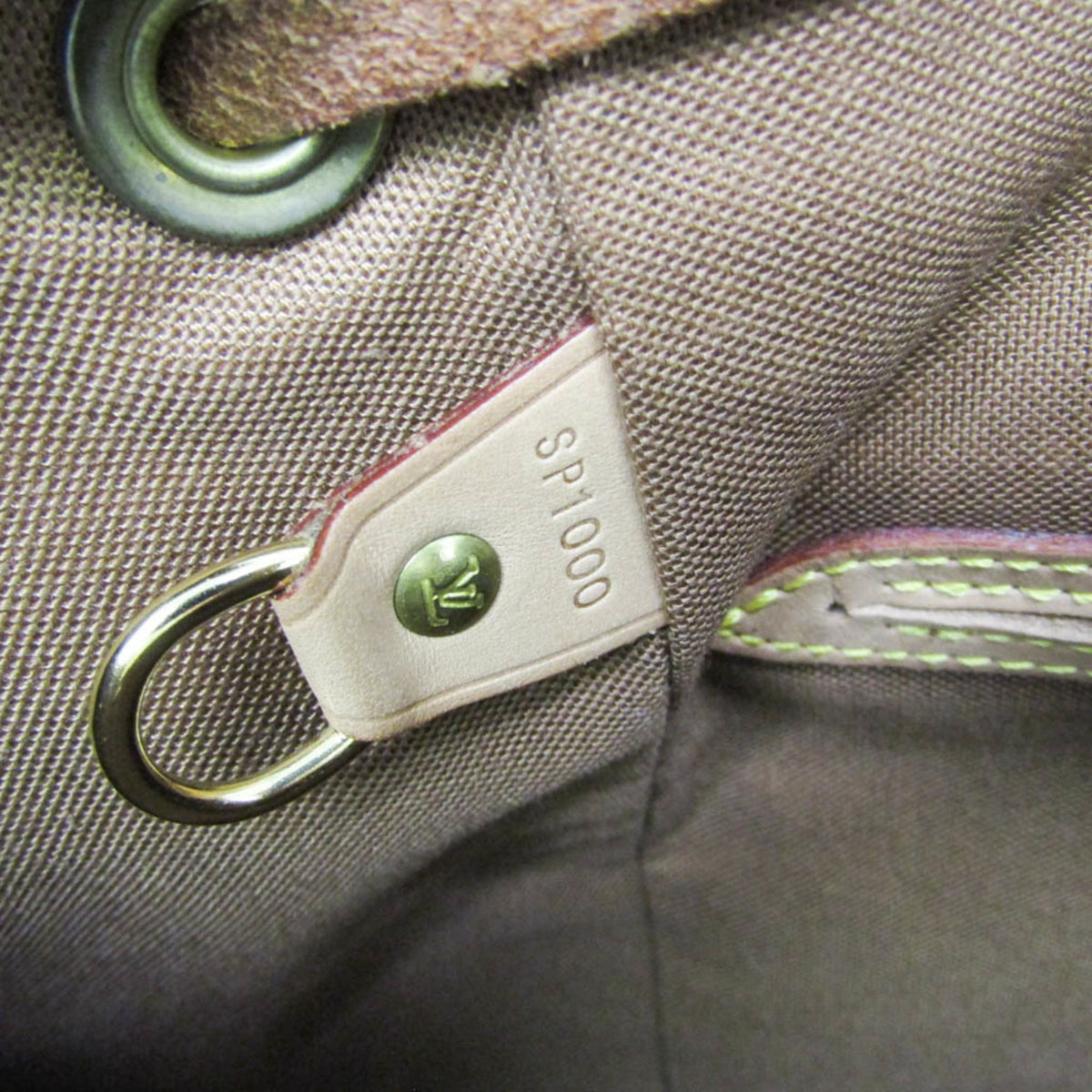 Louis Vuitton Montsouris MM · Monogram