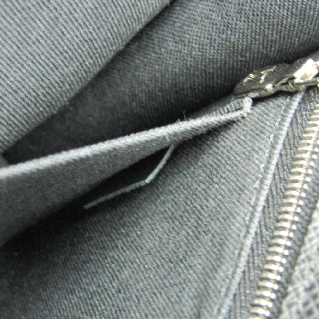 Louis Vuitton Taiga Veraiya · Ardoise