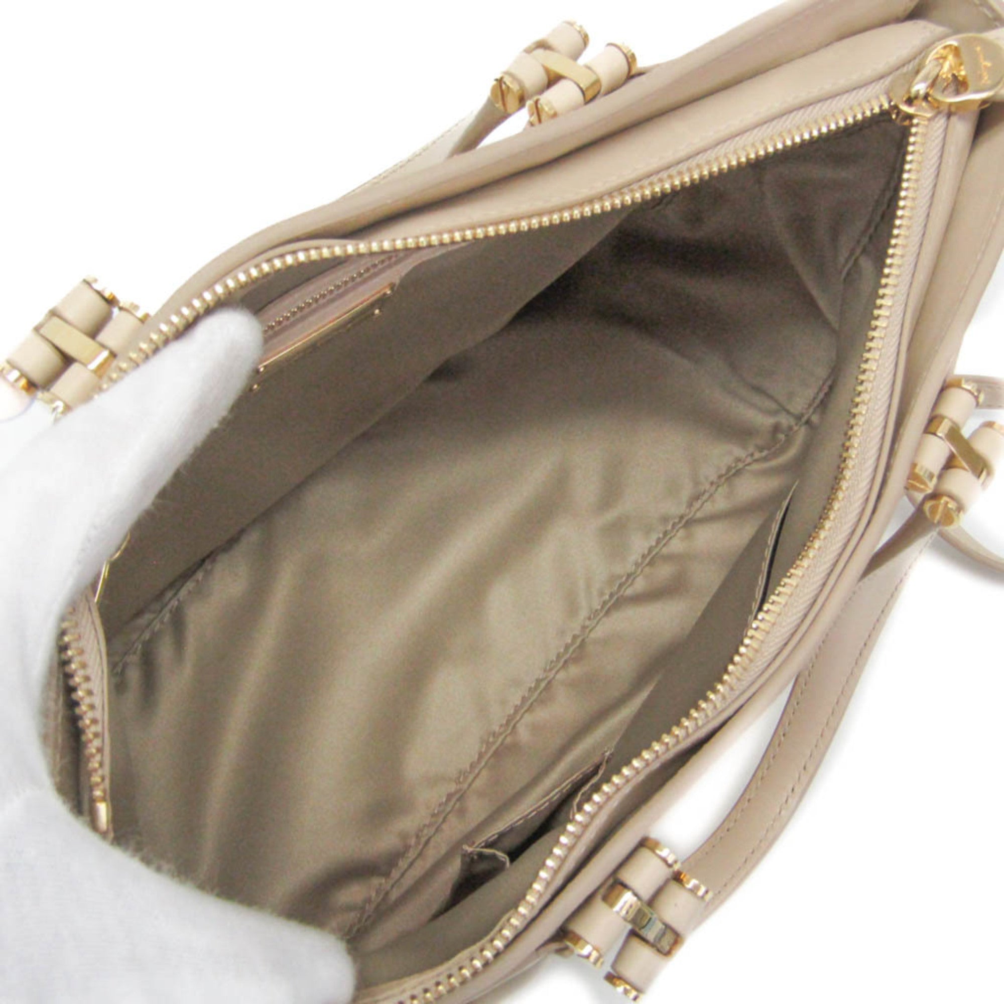 Salvatore Ferragamo Gancini · Leather