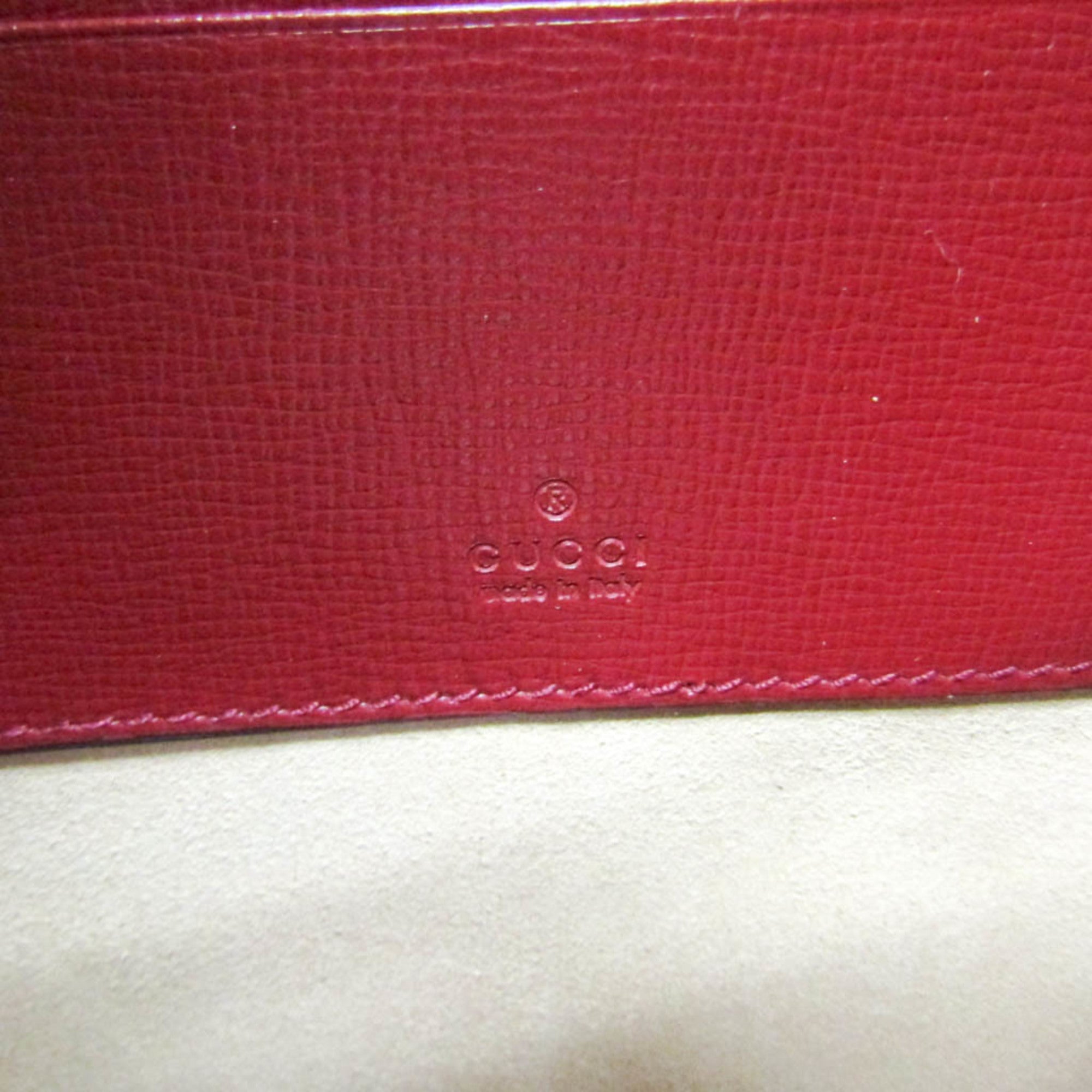 Gucci Interlocking G · Leather Clutch