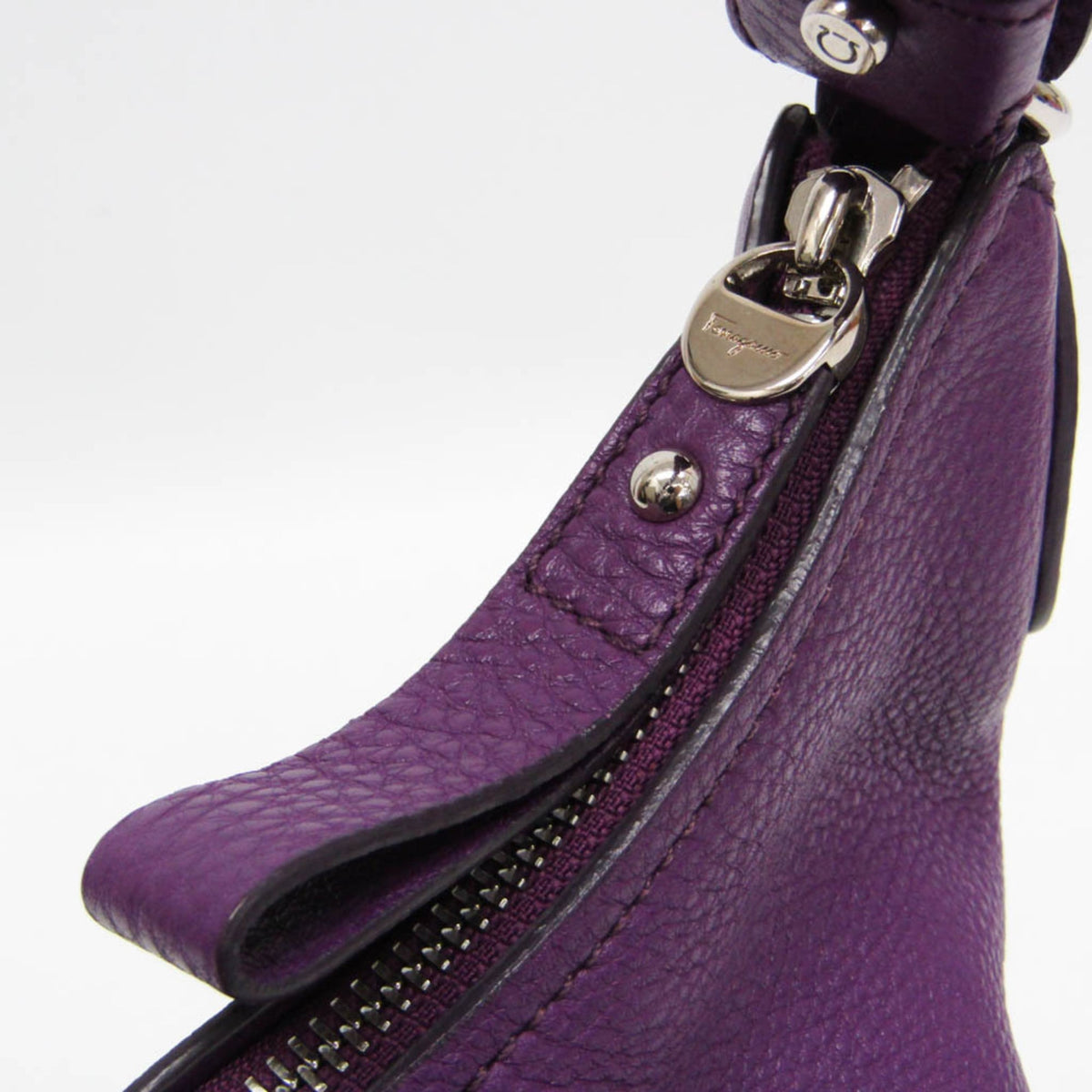 Salvatore Ferragamo Gancini · Leather