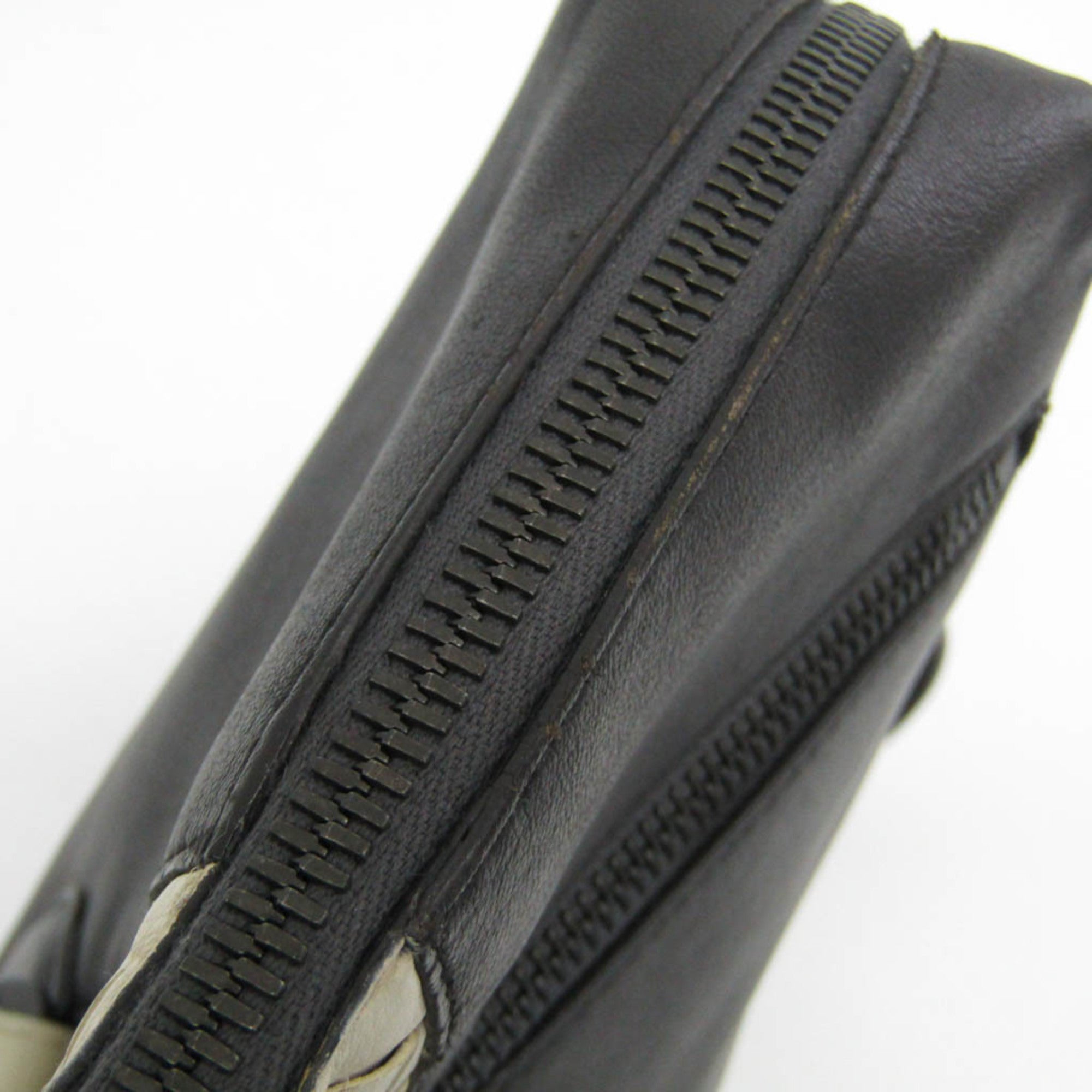 Bottega Veneta Intrecciato · Leather
