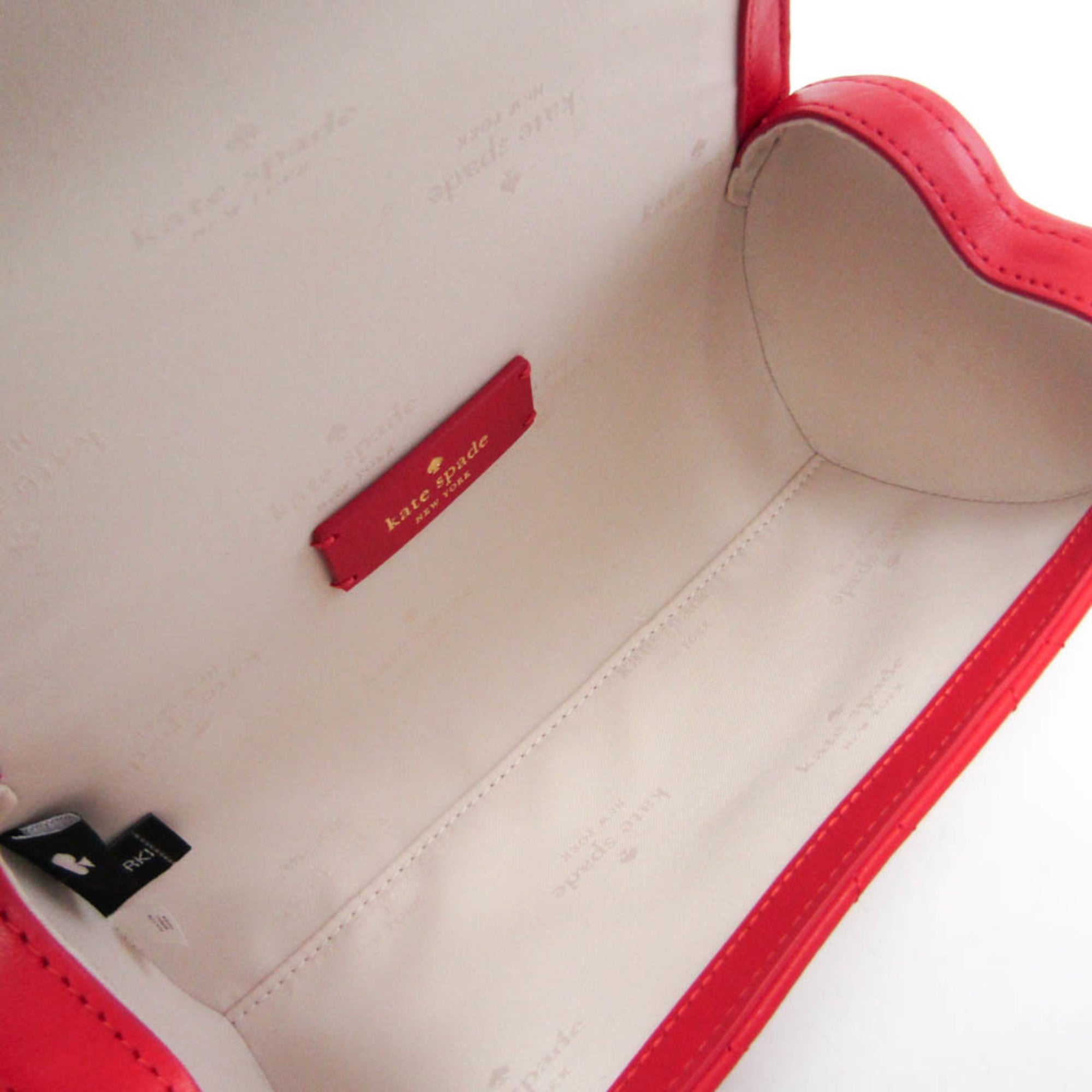 Kate Spade Heart To Heart · 3D Heart Barrel