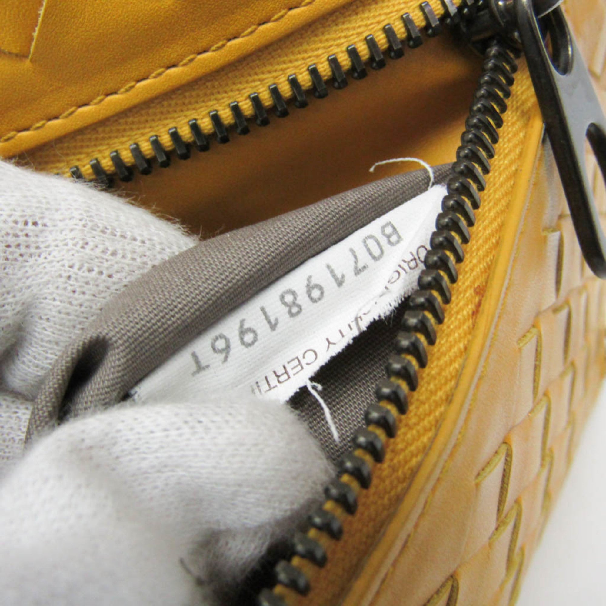 Bottega Veneta Intrecciato · Leather Clutch