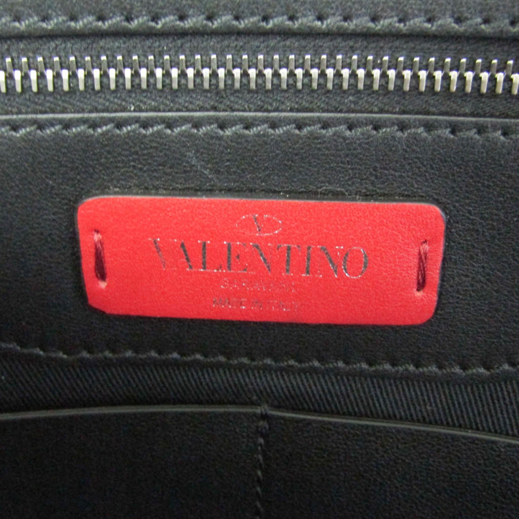 Valentino Garavani Rockstud · Leather Clutch