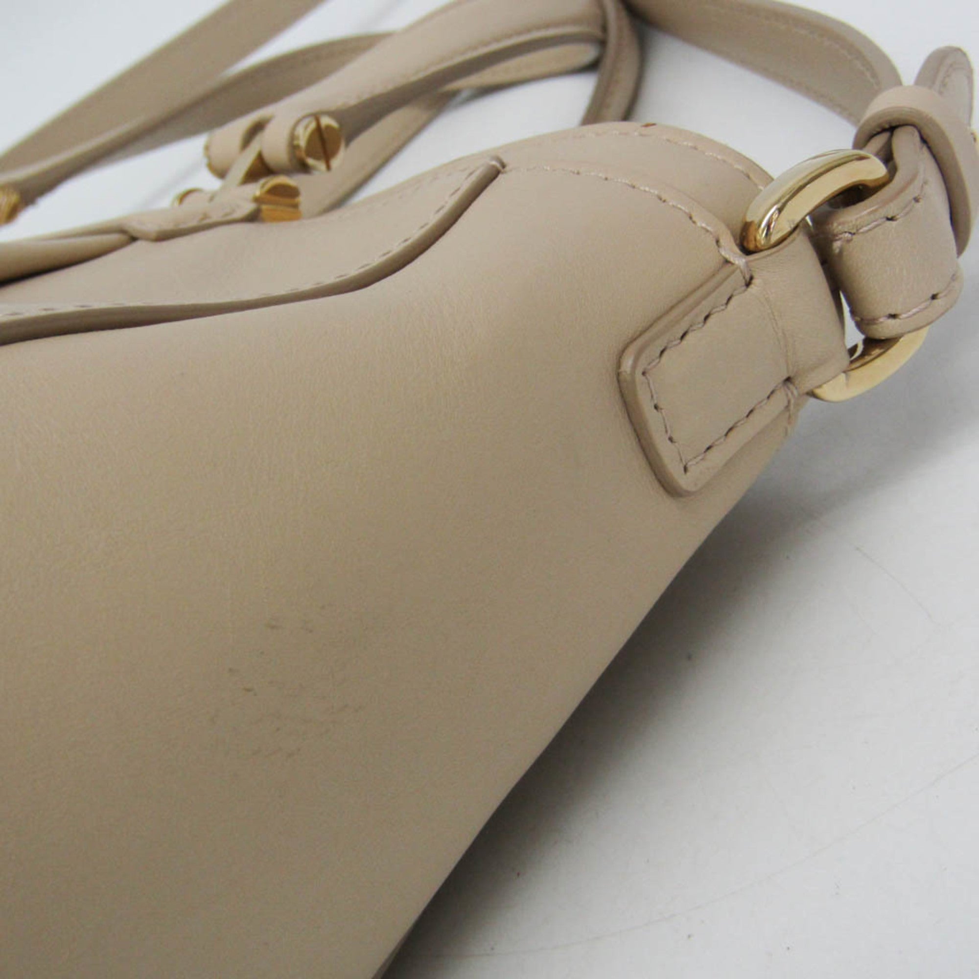 Salvatore Ferragamo Gancini · Leather