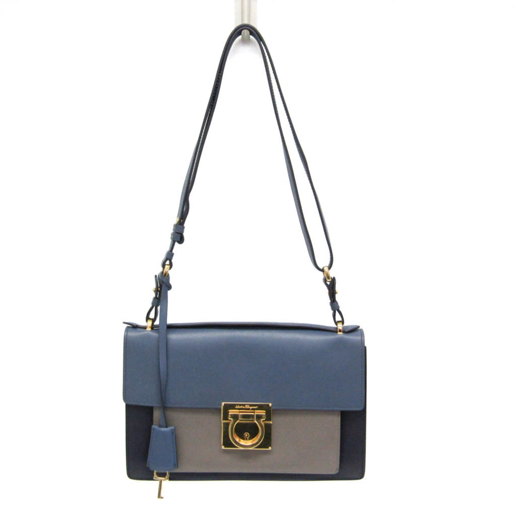 Salvatore Ferragamo Gancini · Leather