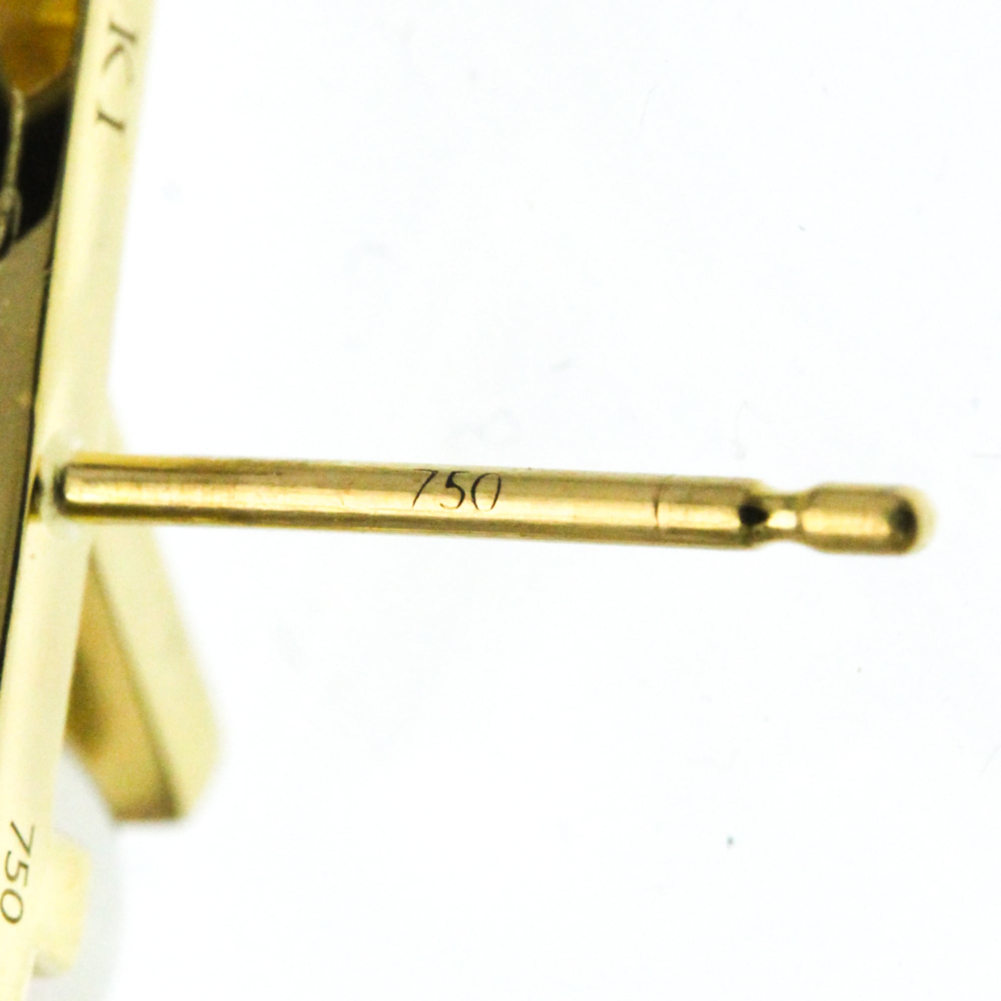 Tasaki Balance Cross · Pearl · 18K Gold