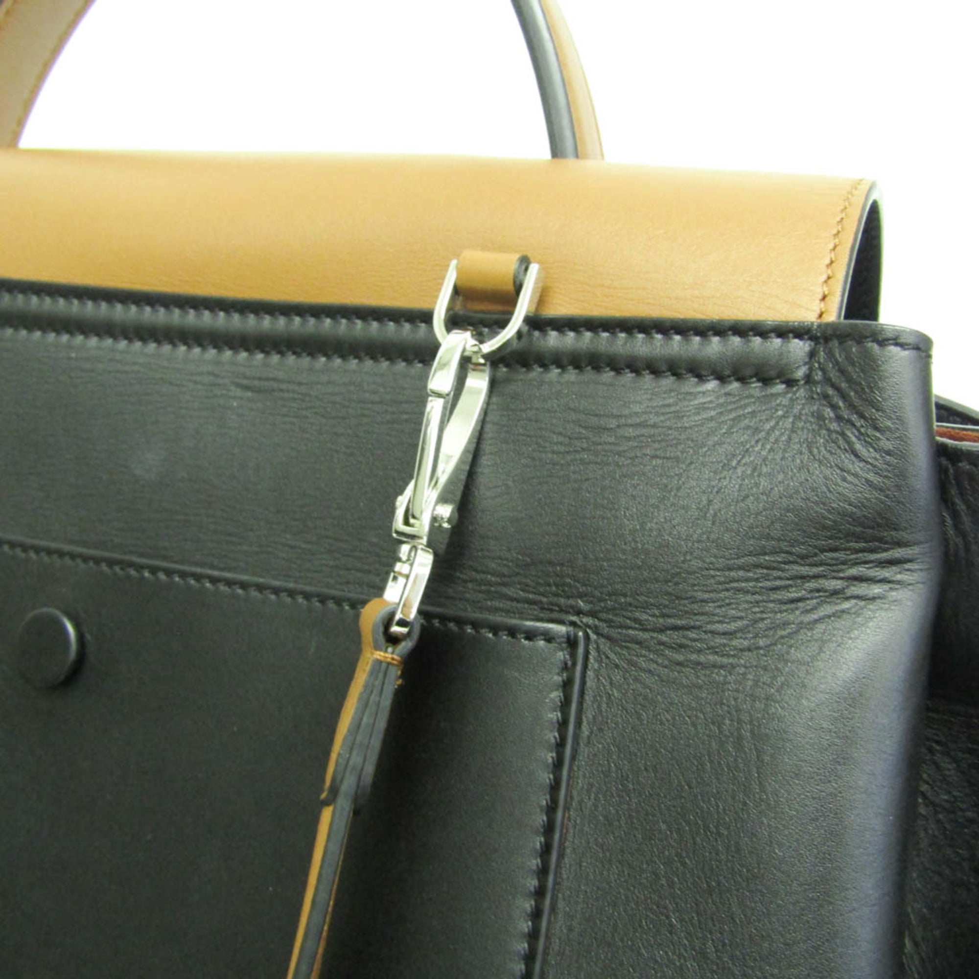 Tod's Wave Medium · Calfskin