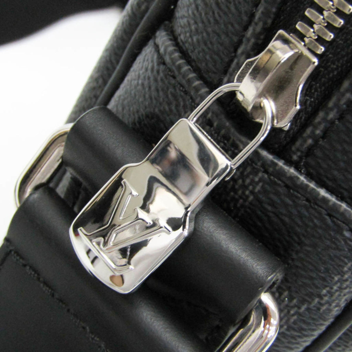 Louis Vuitton Dayton Reporter · Damier Graphite