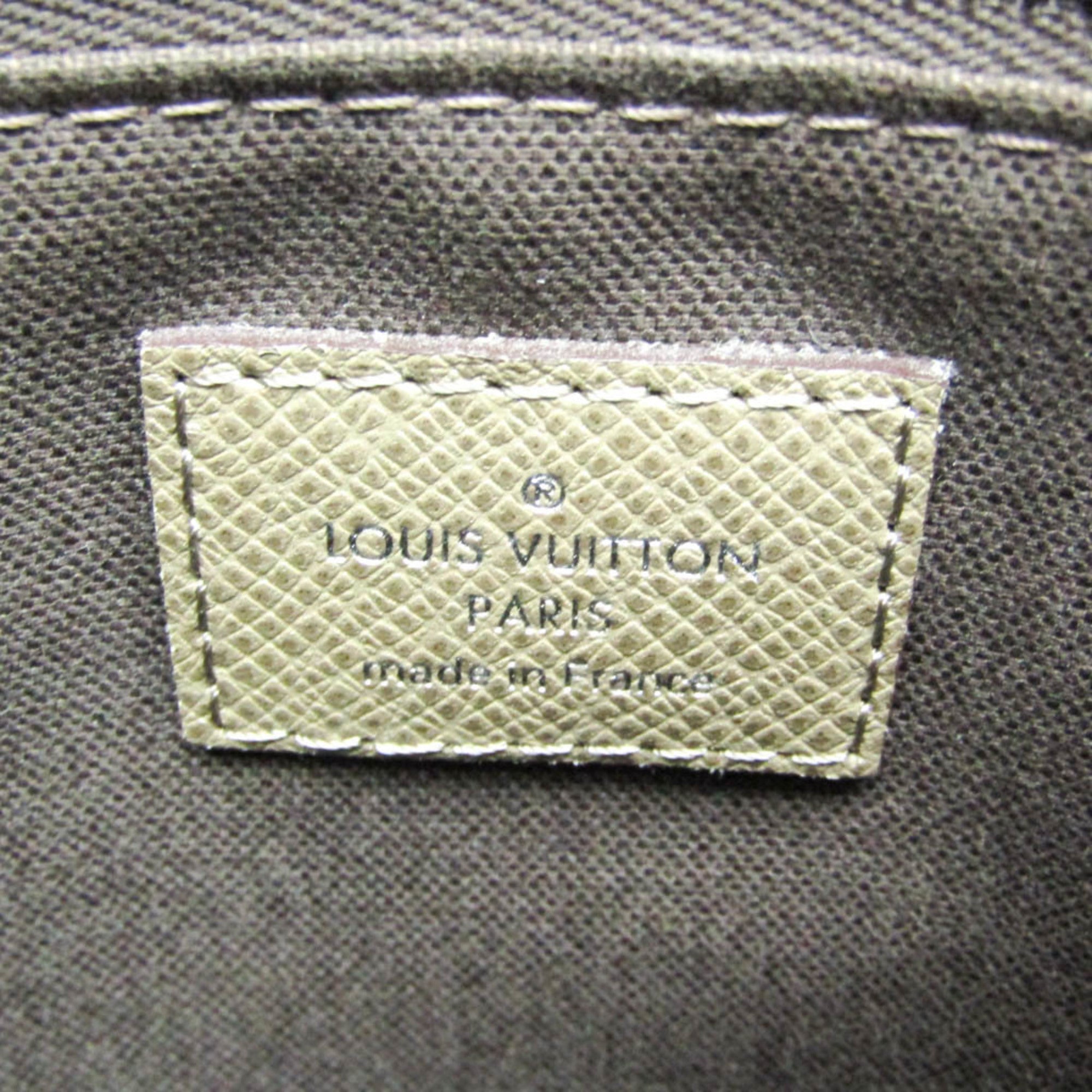 Louis Vuitton Taiga Roman PM · Shoulder Bag