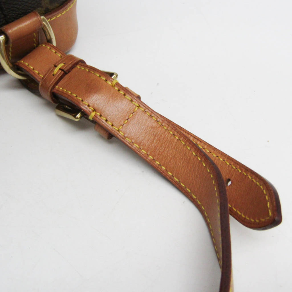 Louis Vuitton Montsouris MM · Monogram