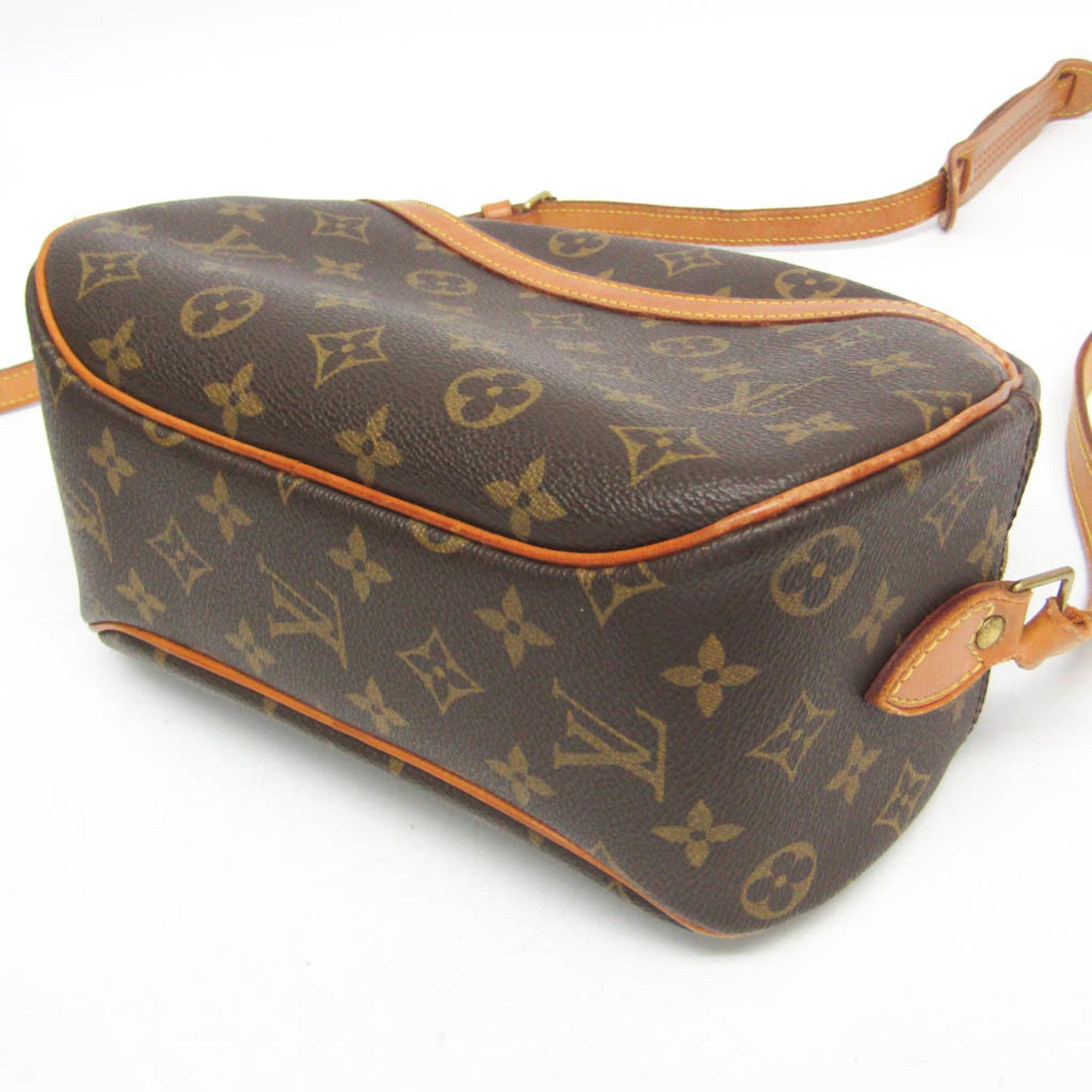 Louis Vuitton Blower · Monogram