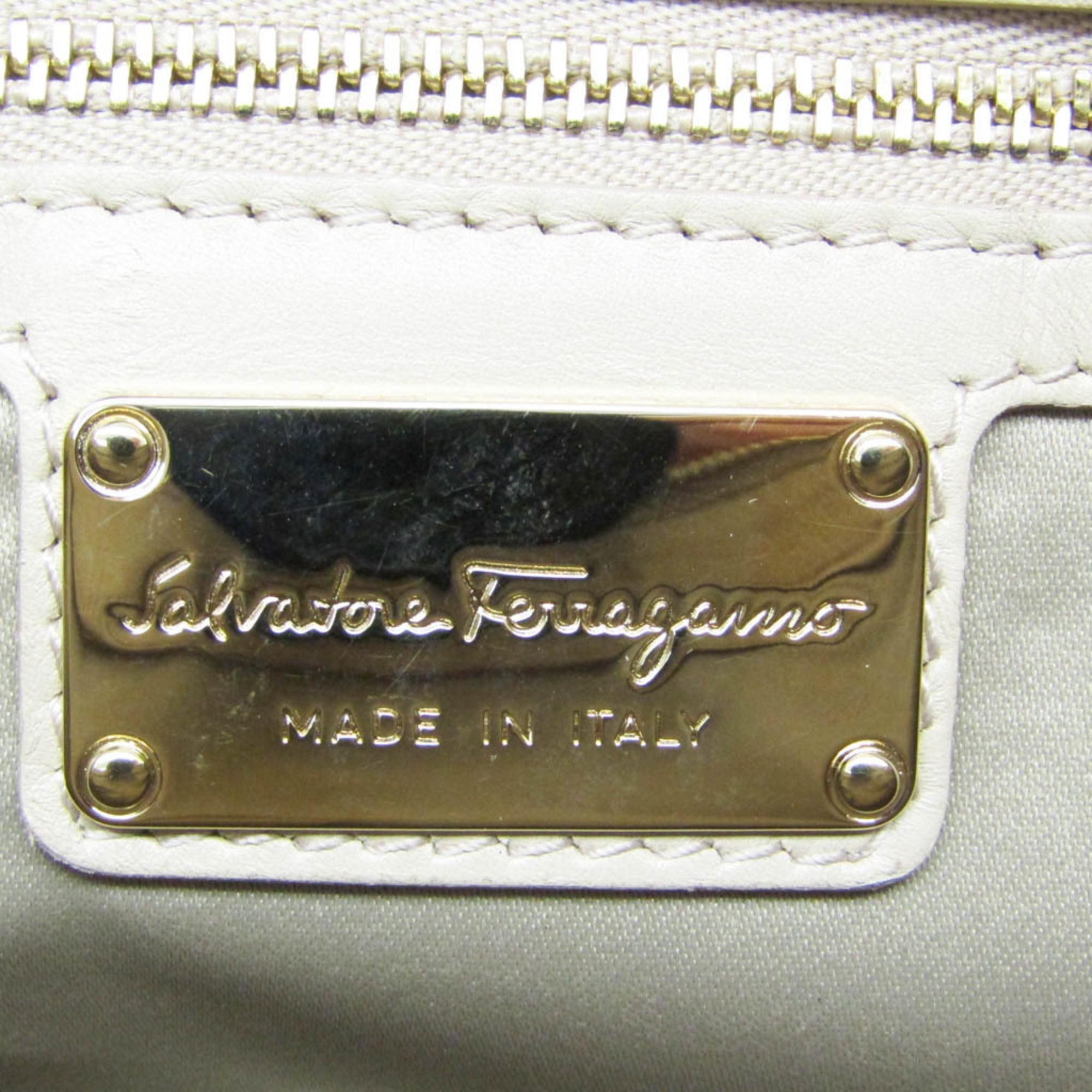 Salvatore Ferragamo Gancini · Leather