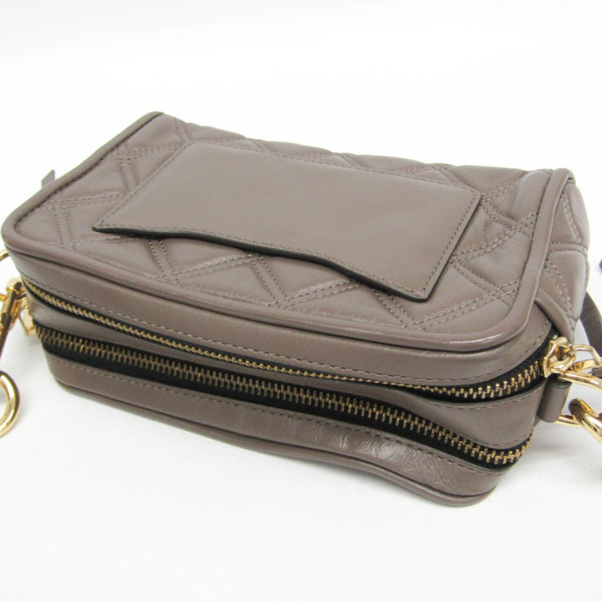 Marc Jacobs Quilted Softshot · Leather