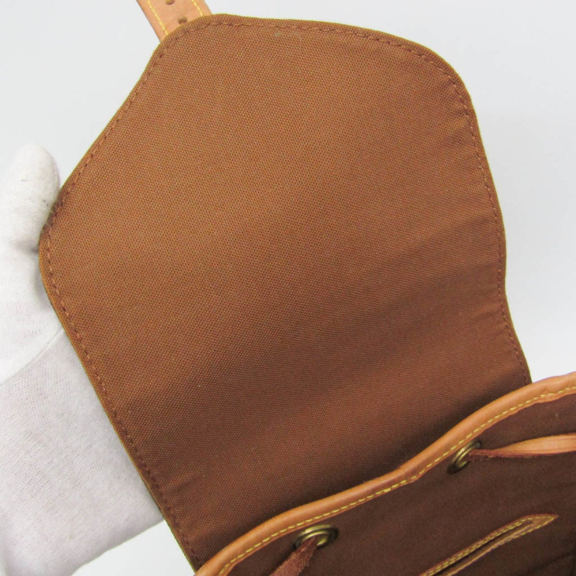 Louis Vuitton Montsouris MM · Monogram