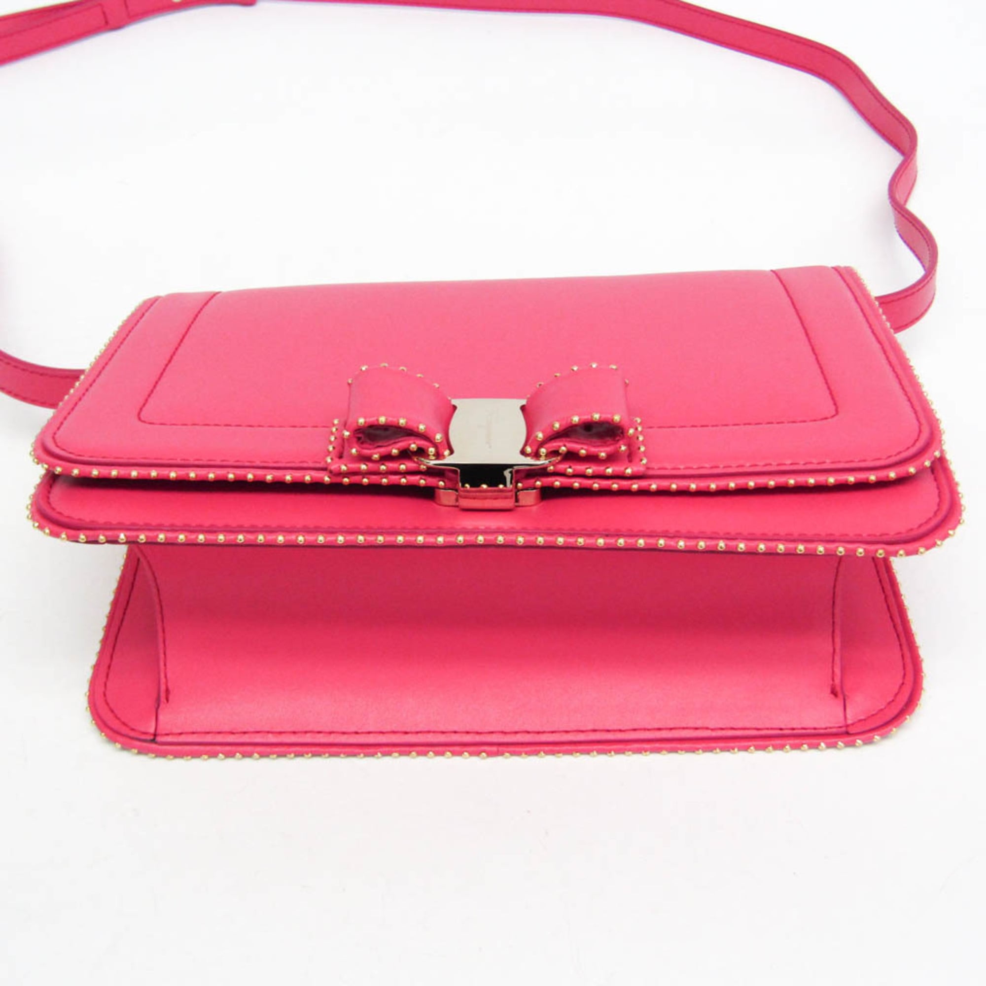 Salvatore Ferragamo Vara · Leather
