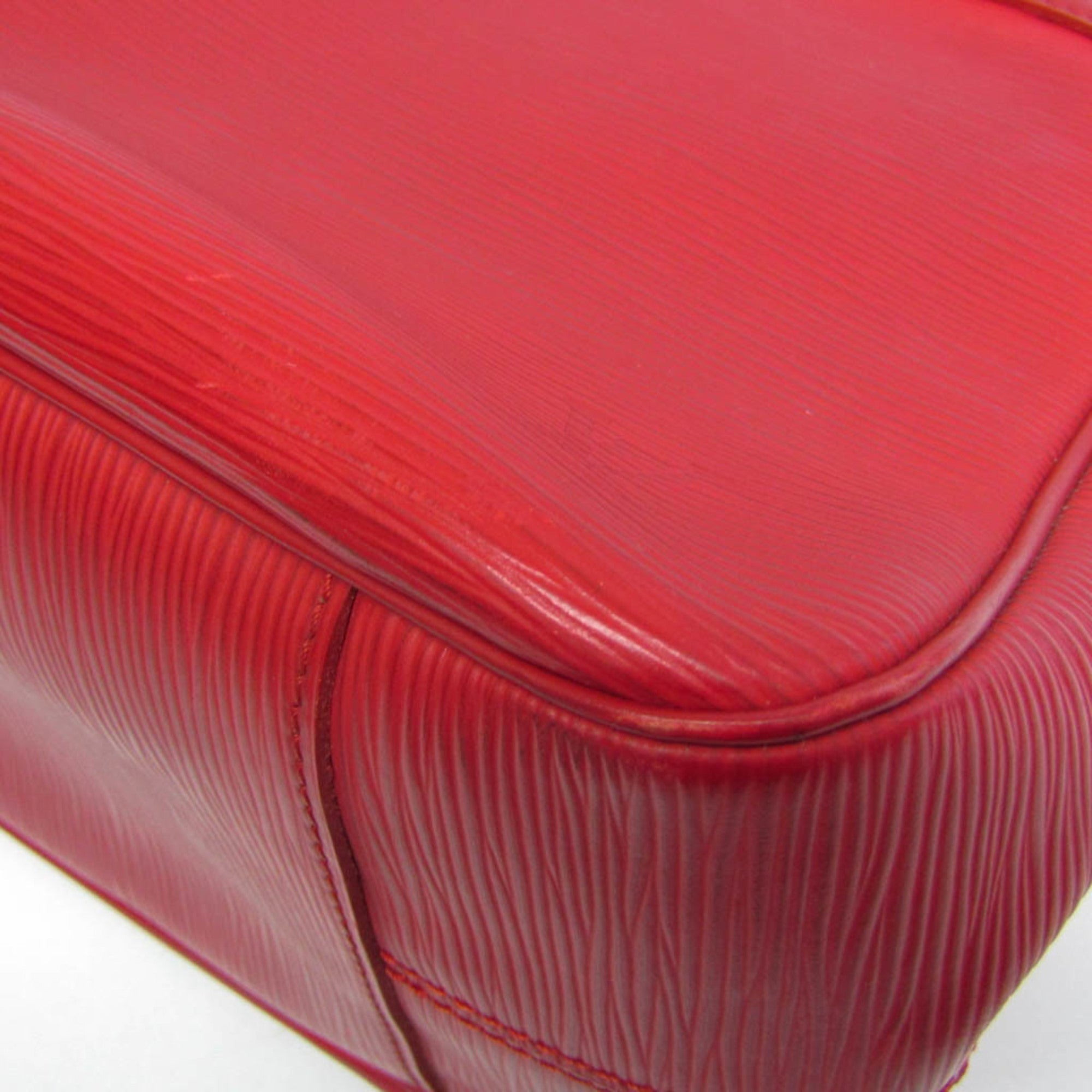 Louis Vuitton Passy GM · Epi Rouge