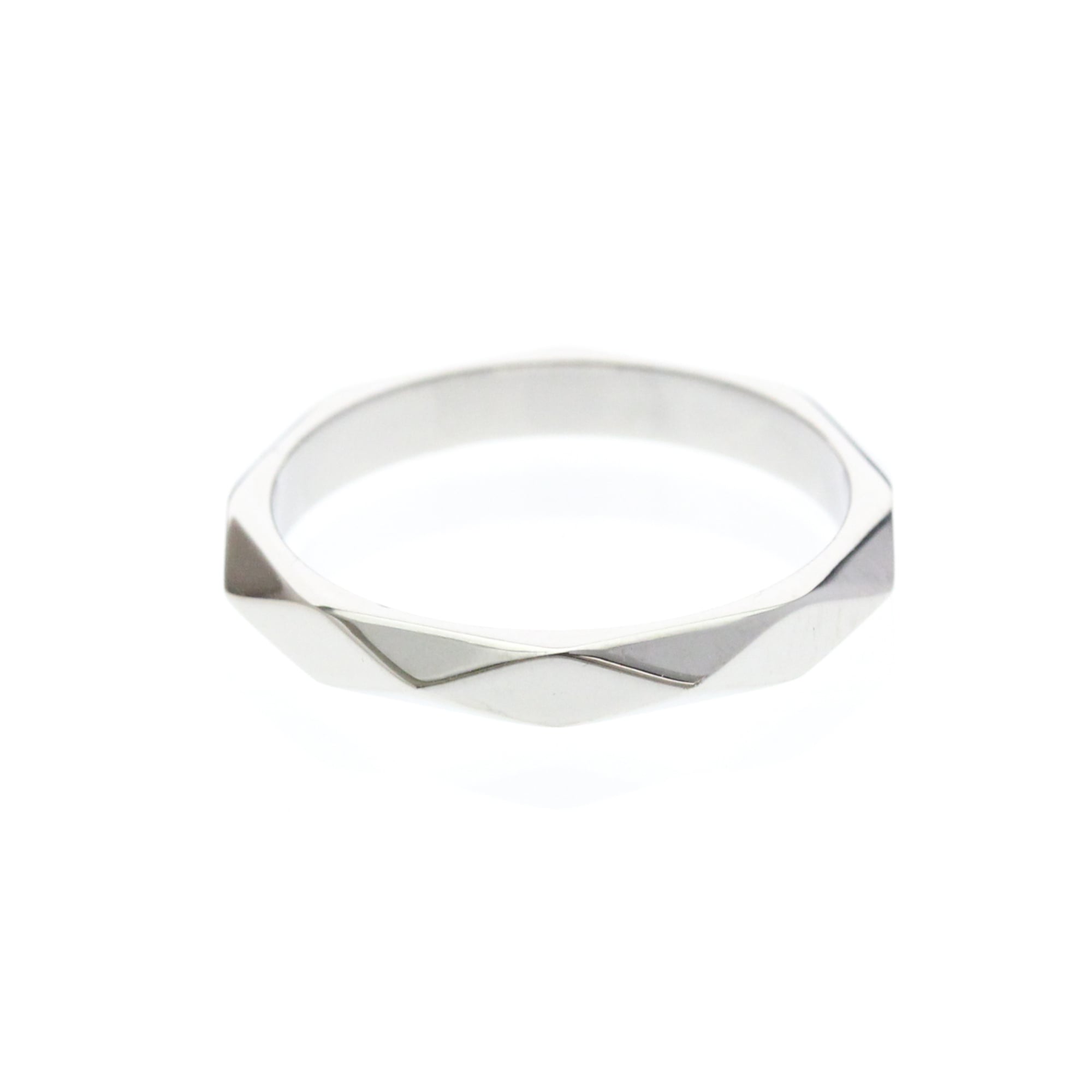 Boucheron Faceted · Platinum
